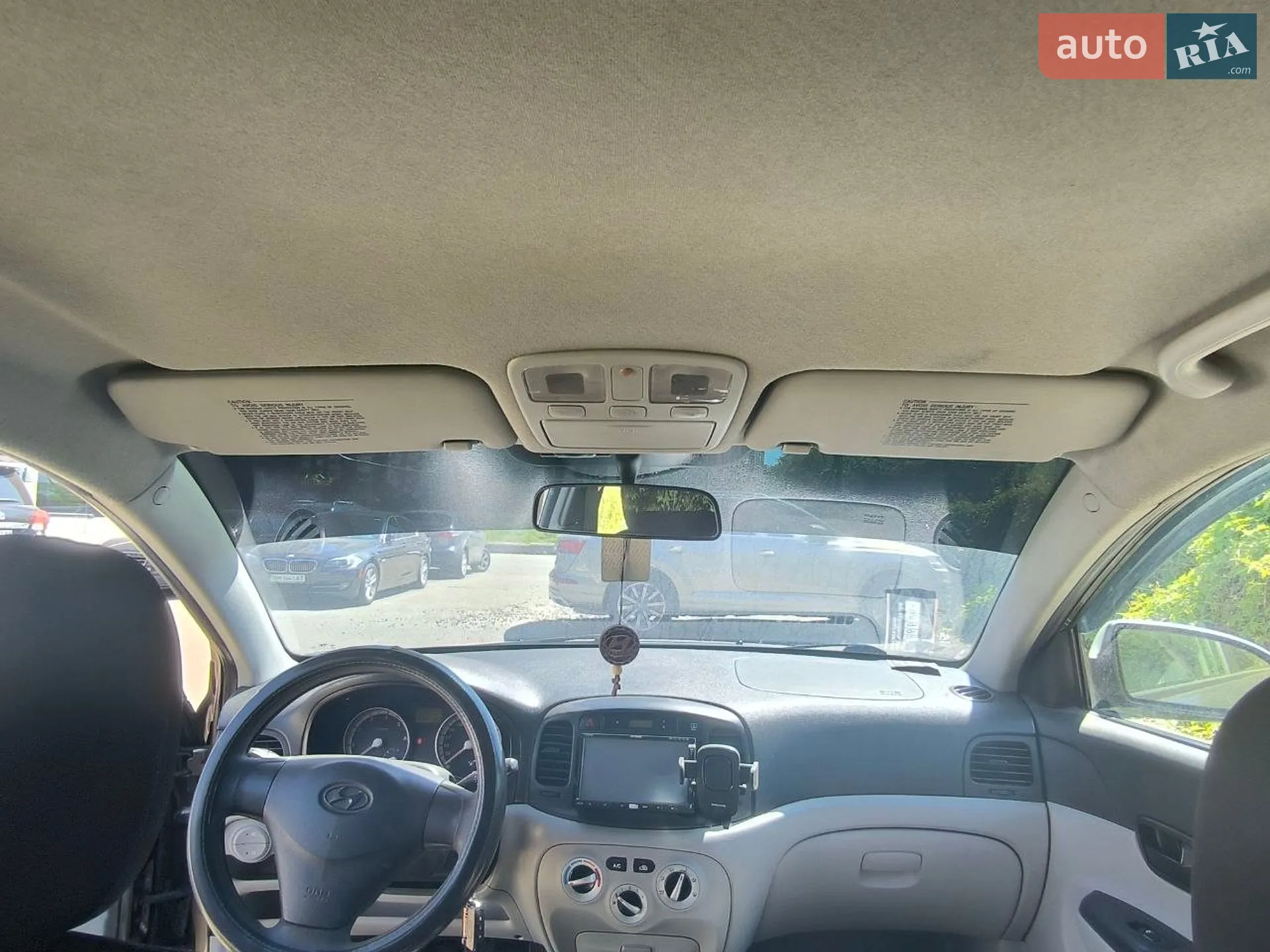 2010 Hyundai Accent - мініатюра 9