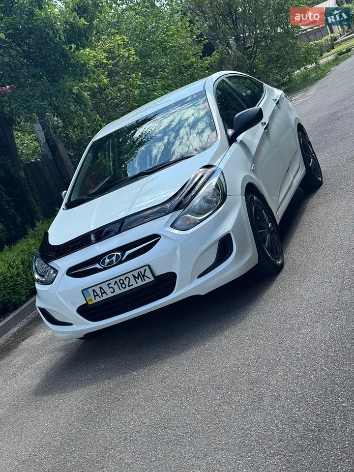 2011 Hyundai Accent - мініатюра 11
