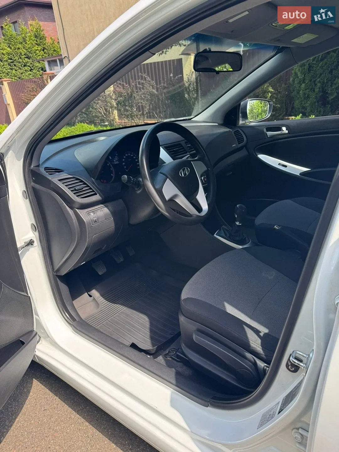 2012 Hyundai Accent - мініатюра 11