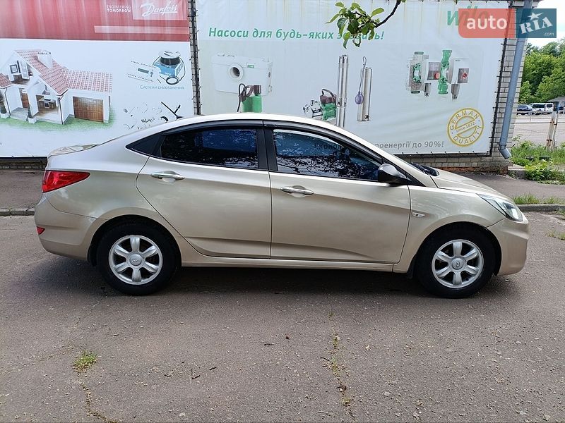 Седан Hyundai Accent 2011 в Чернигове