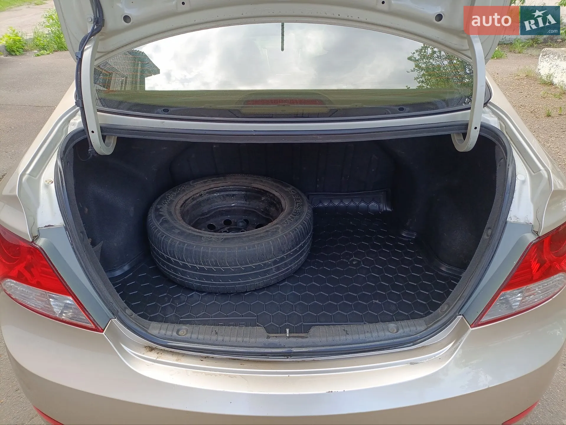2011 Hyundai Accent - мініатюра 14