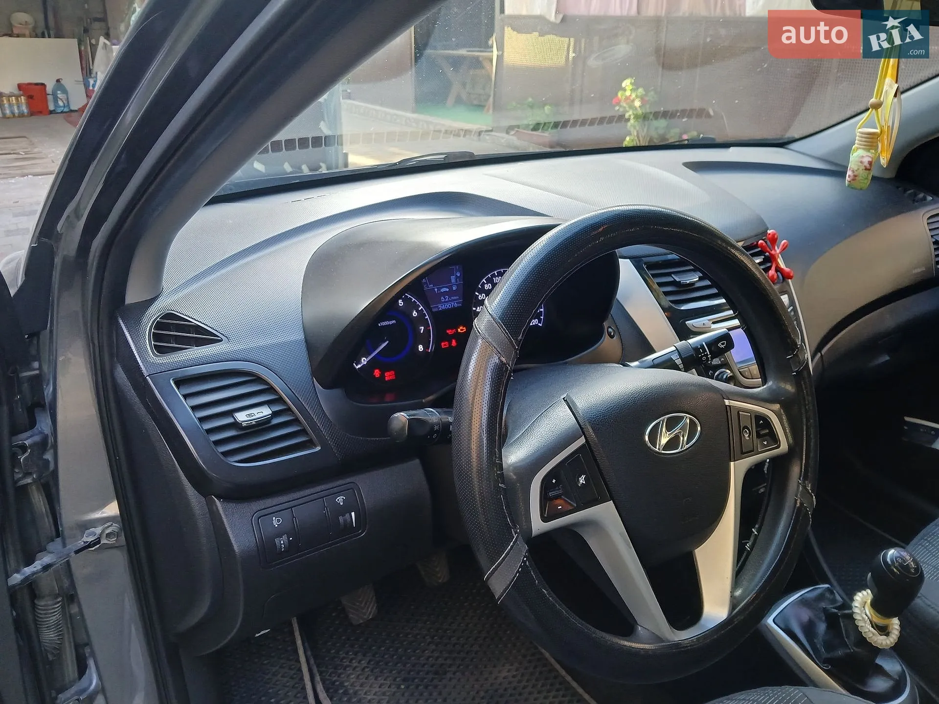 2012 Hyundai Accent - мініатюра 9