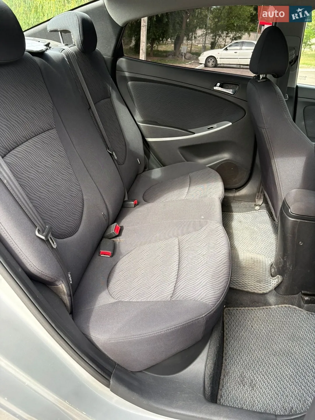 2011 Hyundai Accent - мініатюра 11