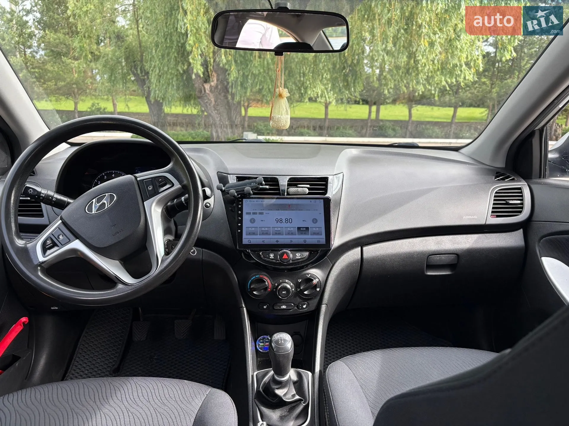 2011 Hyundai Accent - мініатюра 12