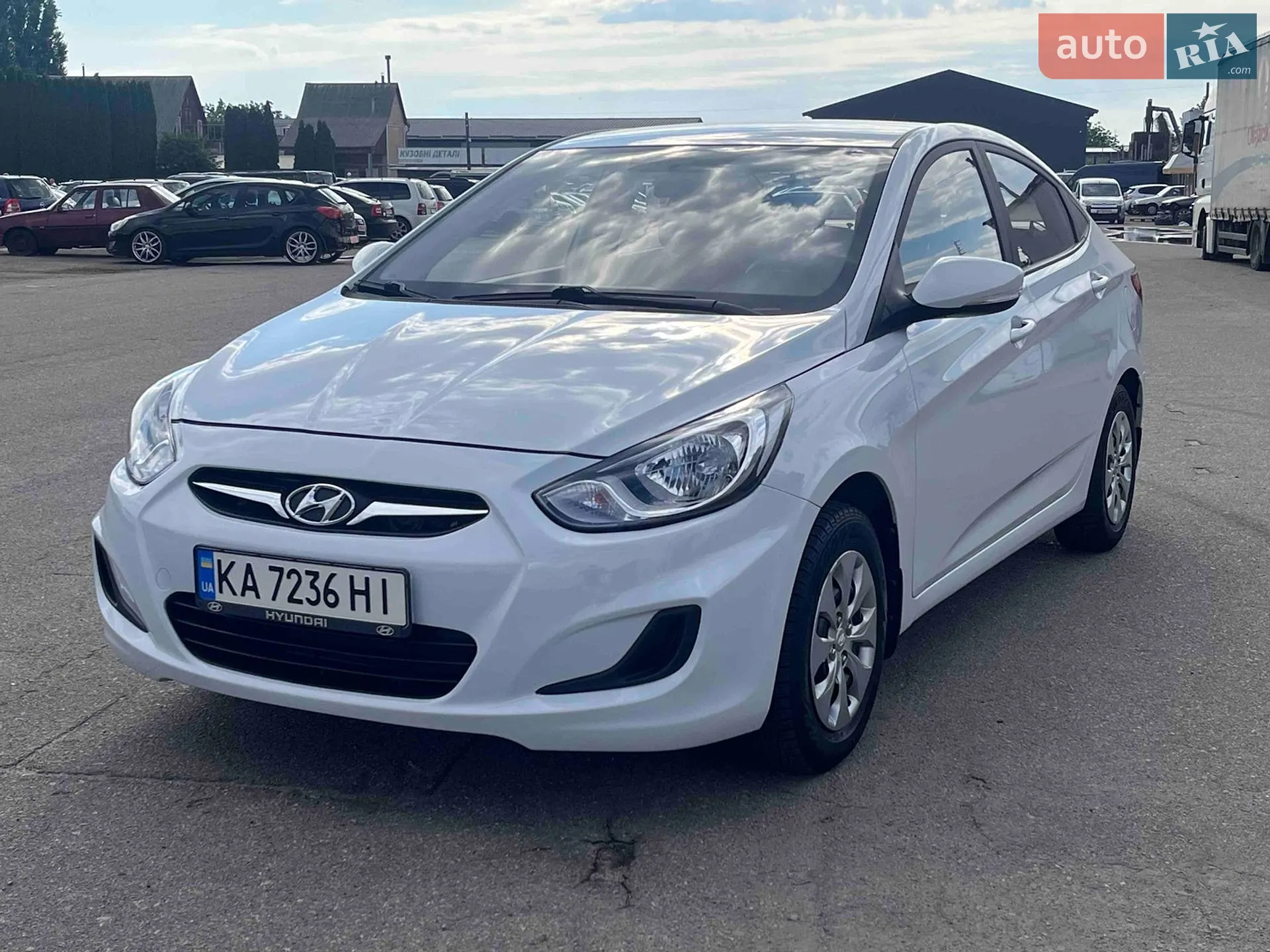 2019 Hyundai Accent - фото 1