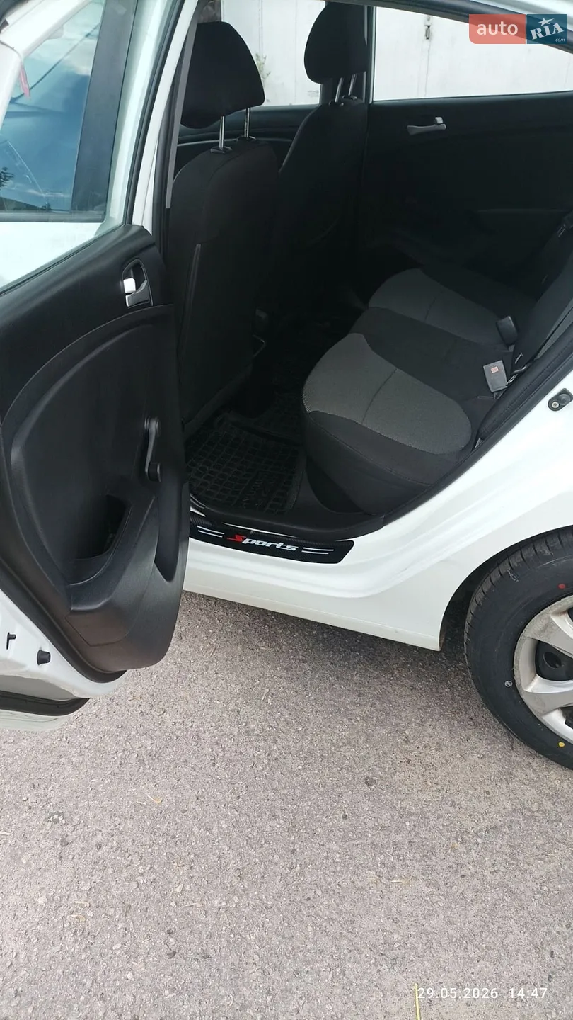 2012 Hyundai Accent - мініатюра 5