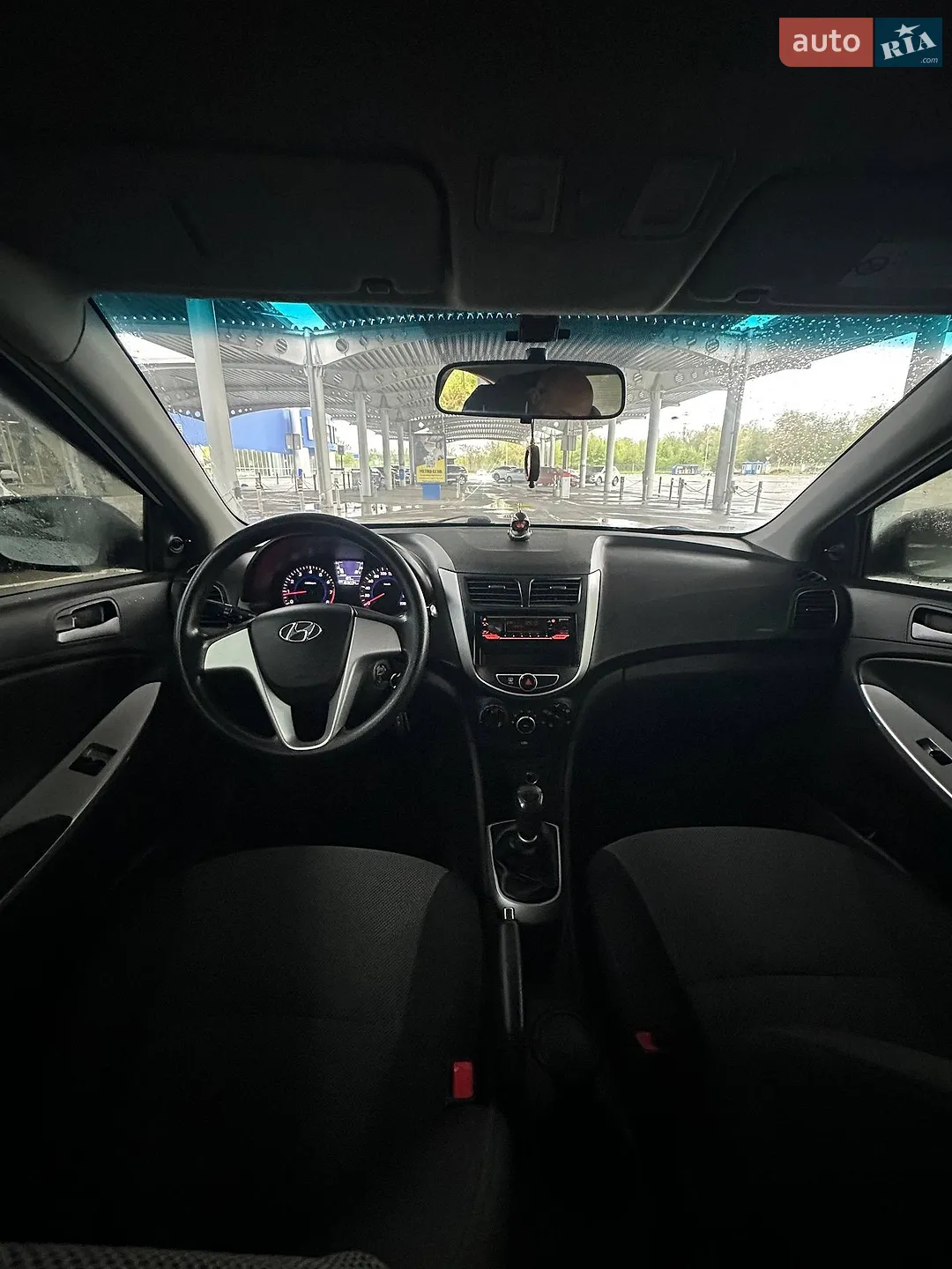 2011 Hyundai Accent - мініатюра 10