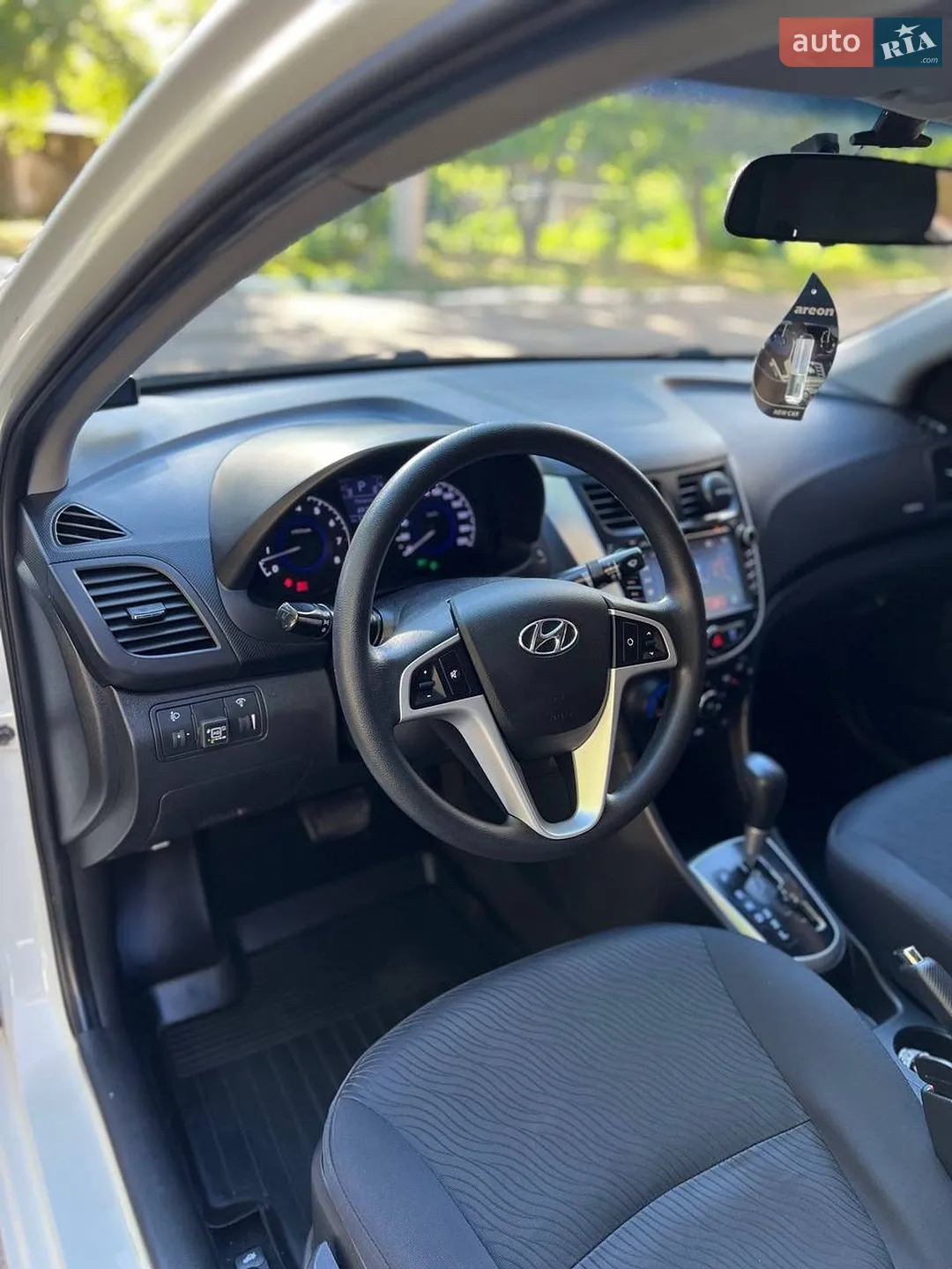 2012 Hyundai Accent - мініатюра 12