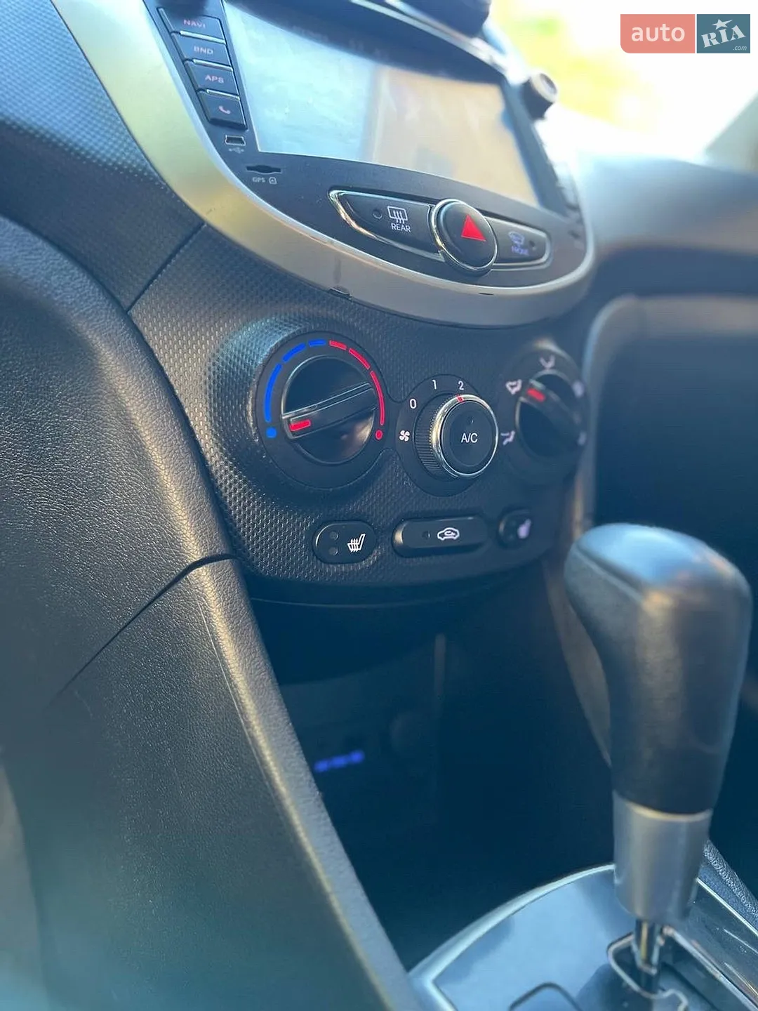 2012 Hyundai Accent - мініатюра 17