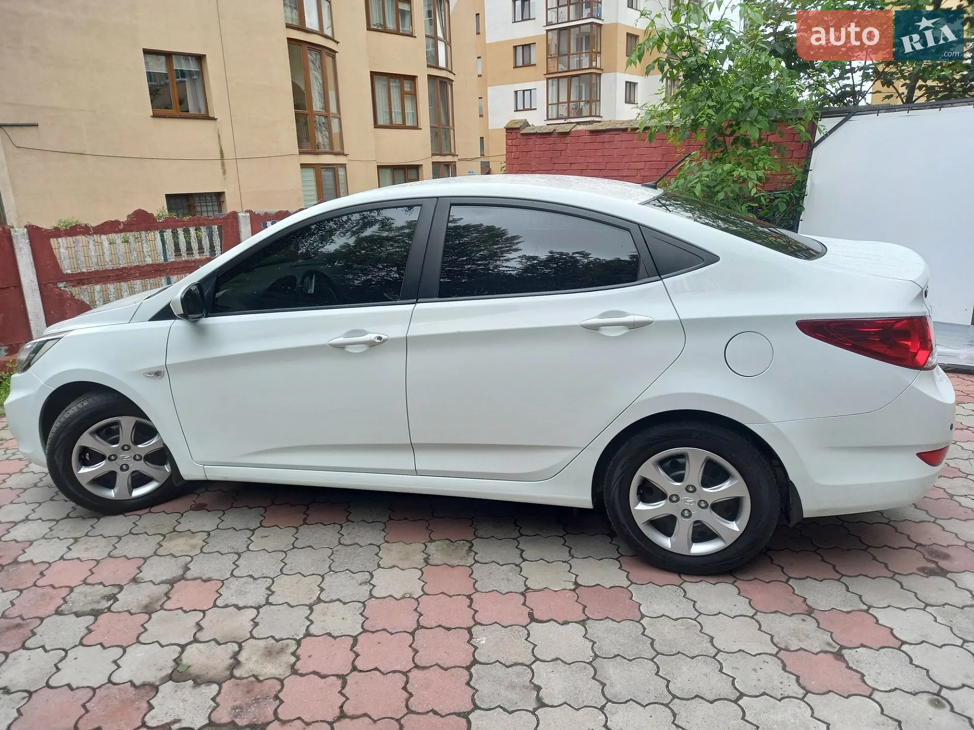 2012 Hyundai Accent - мініатюра 2