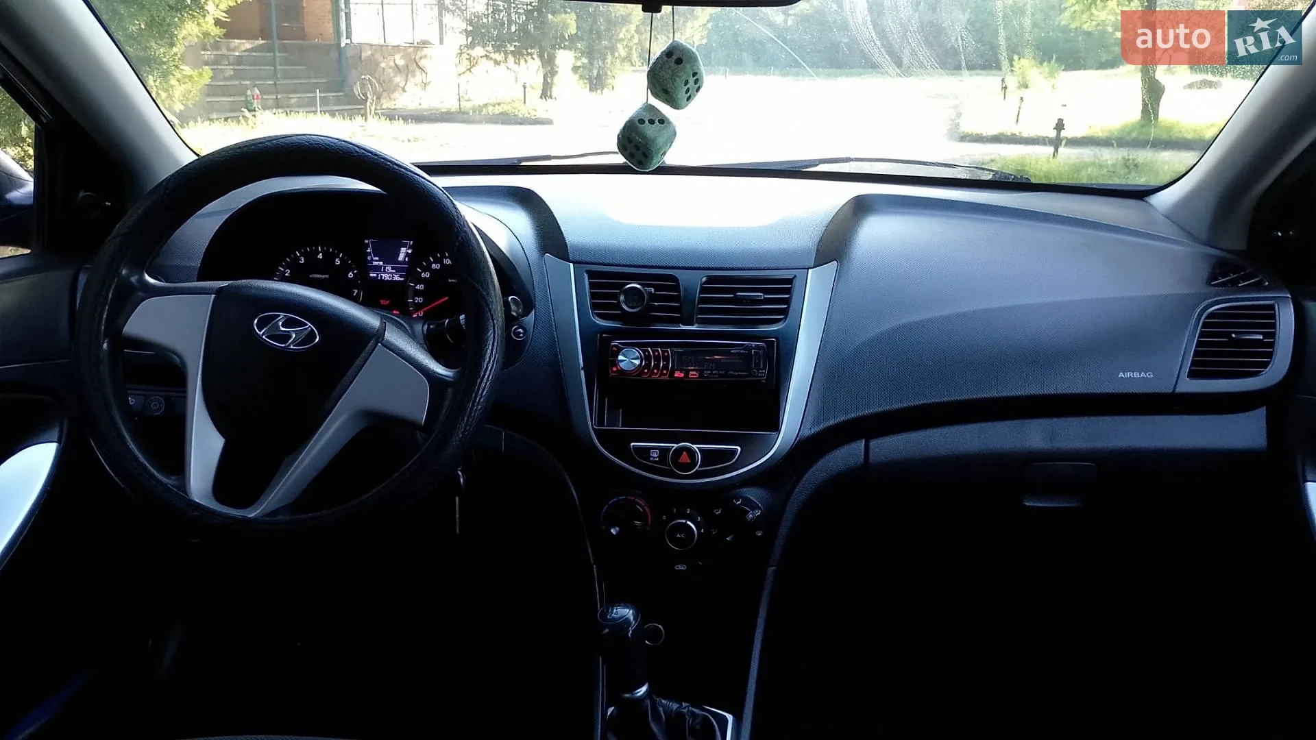 2011 Hyundai Accent - мініатюра 12