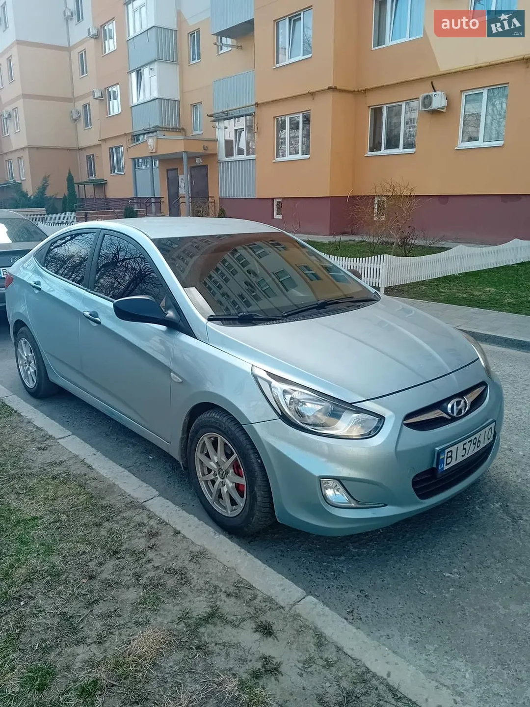 2011 Hyundai Accent - мініатюра 2