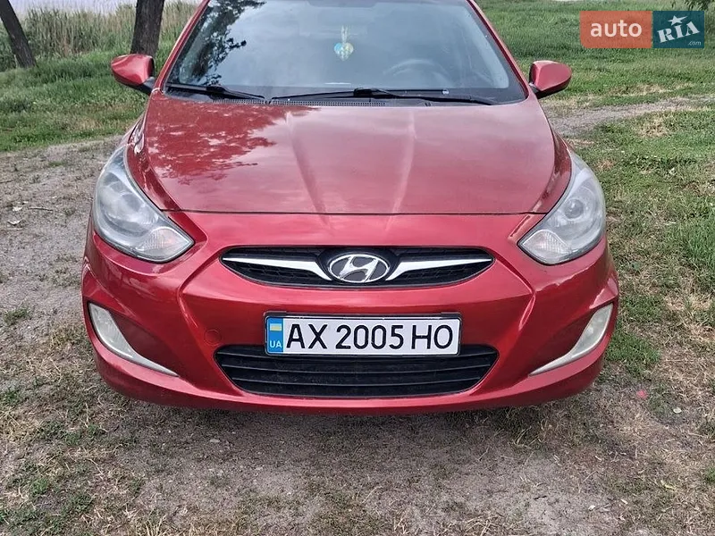 Hyundai Accent 2012