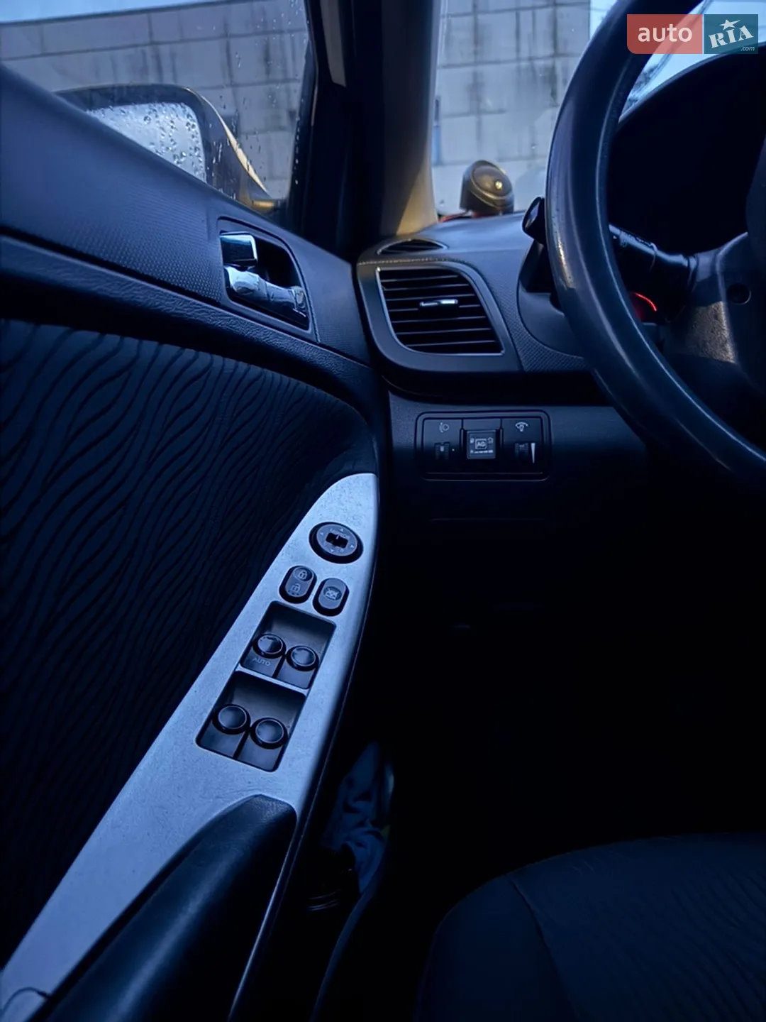 2011 Hyundai Accent - мініатюра 7