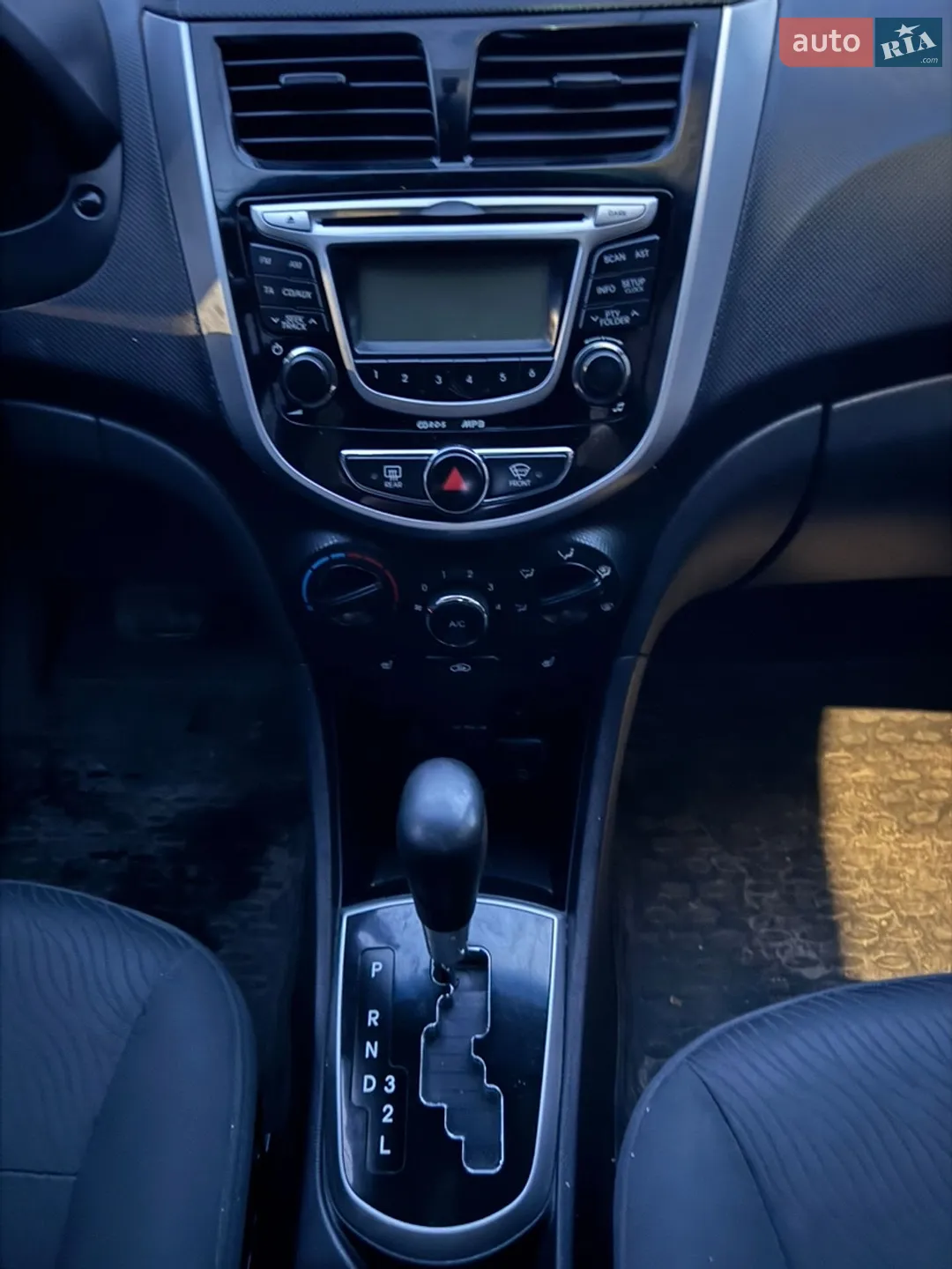 2011 Hyundai Accent - мініатюра 8