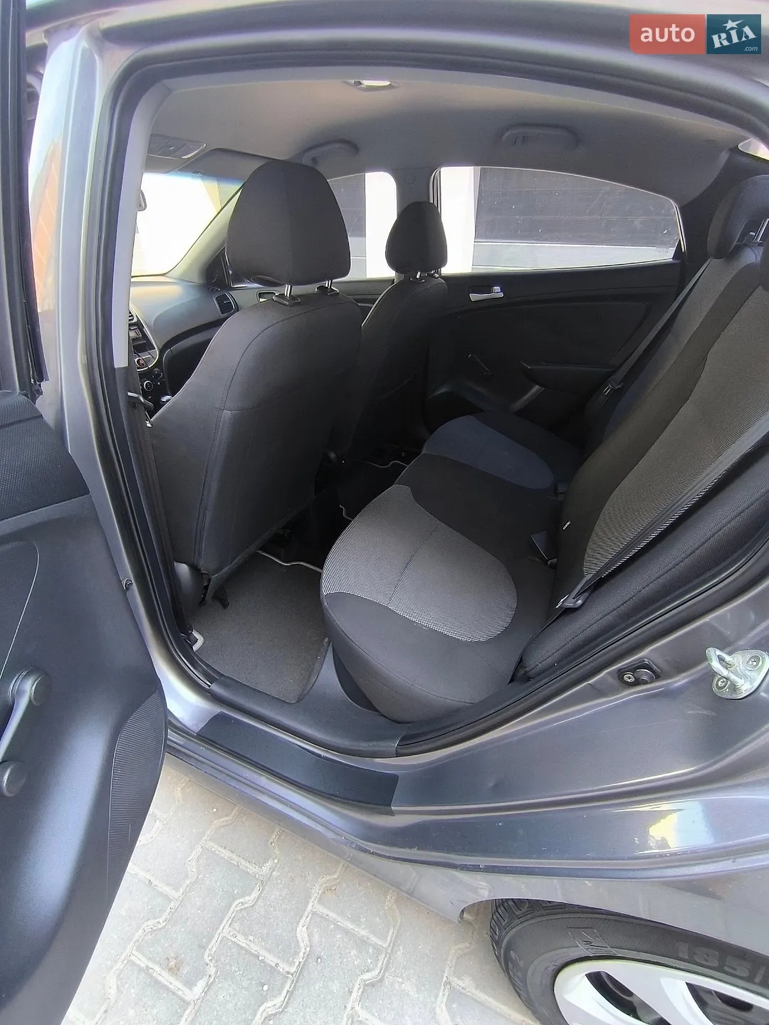 2011 Hyundai Accent - мініатюра 8