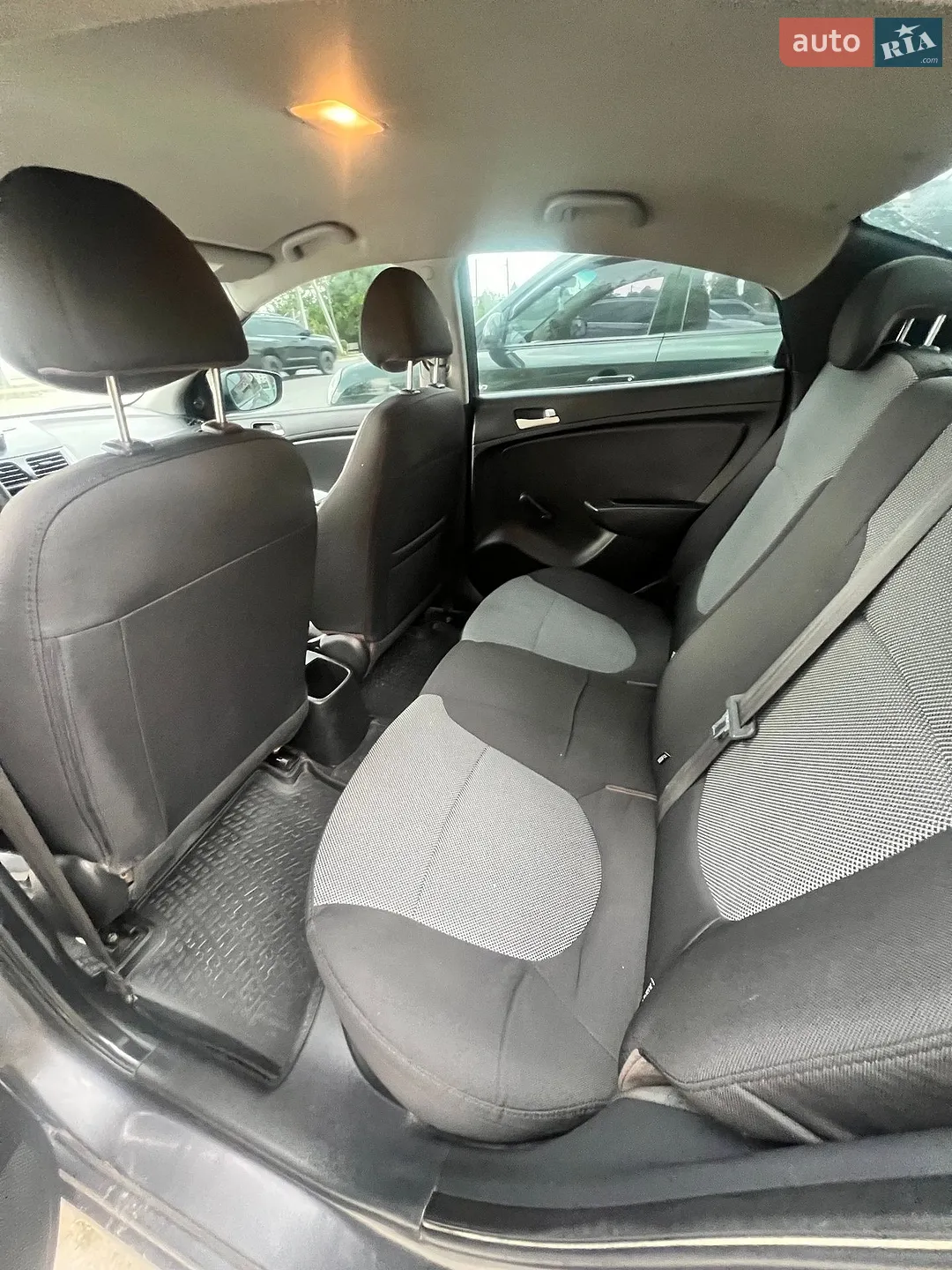 2012 Hyundai Accent - мініатюра 9