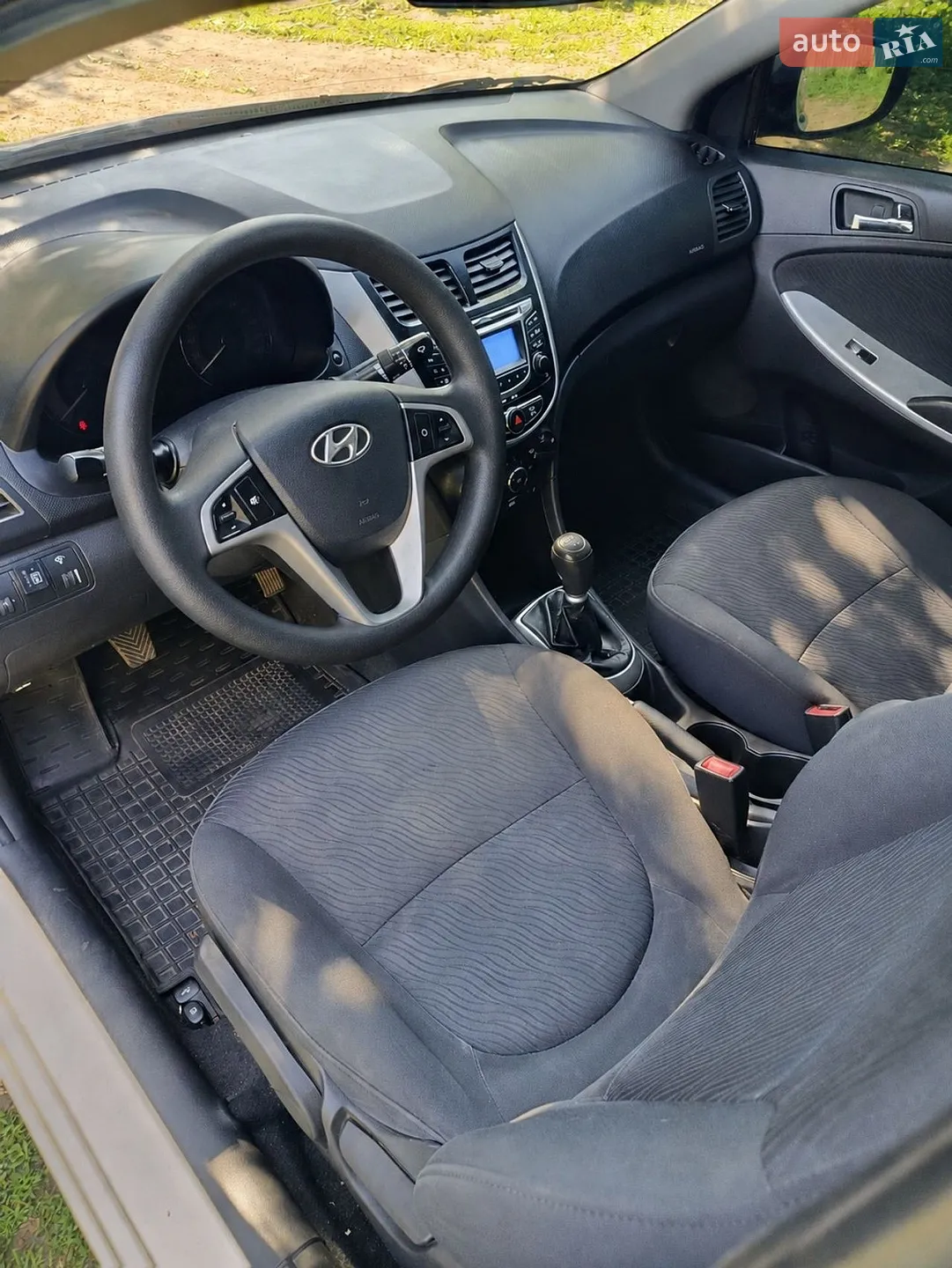 2011 Hyundai Accent - мініатюра 11