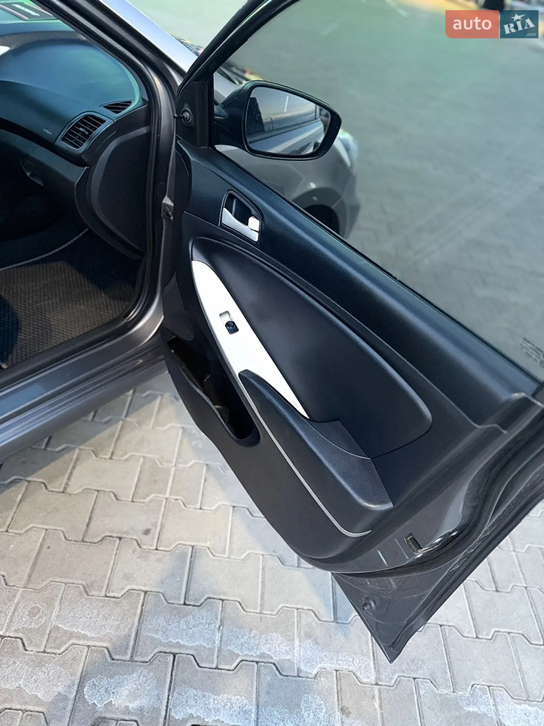 2011 Hyundai Accent - мініатюра 17