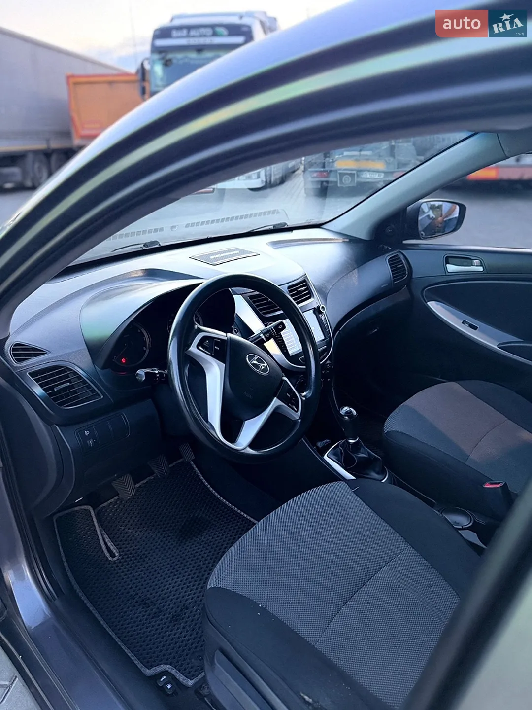 2011 Hyundai Accent - мініатюра 19