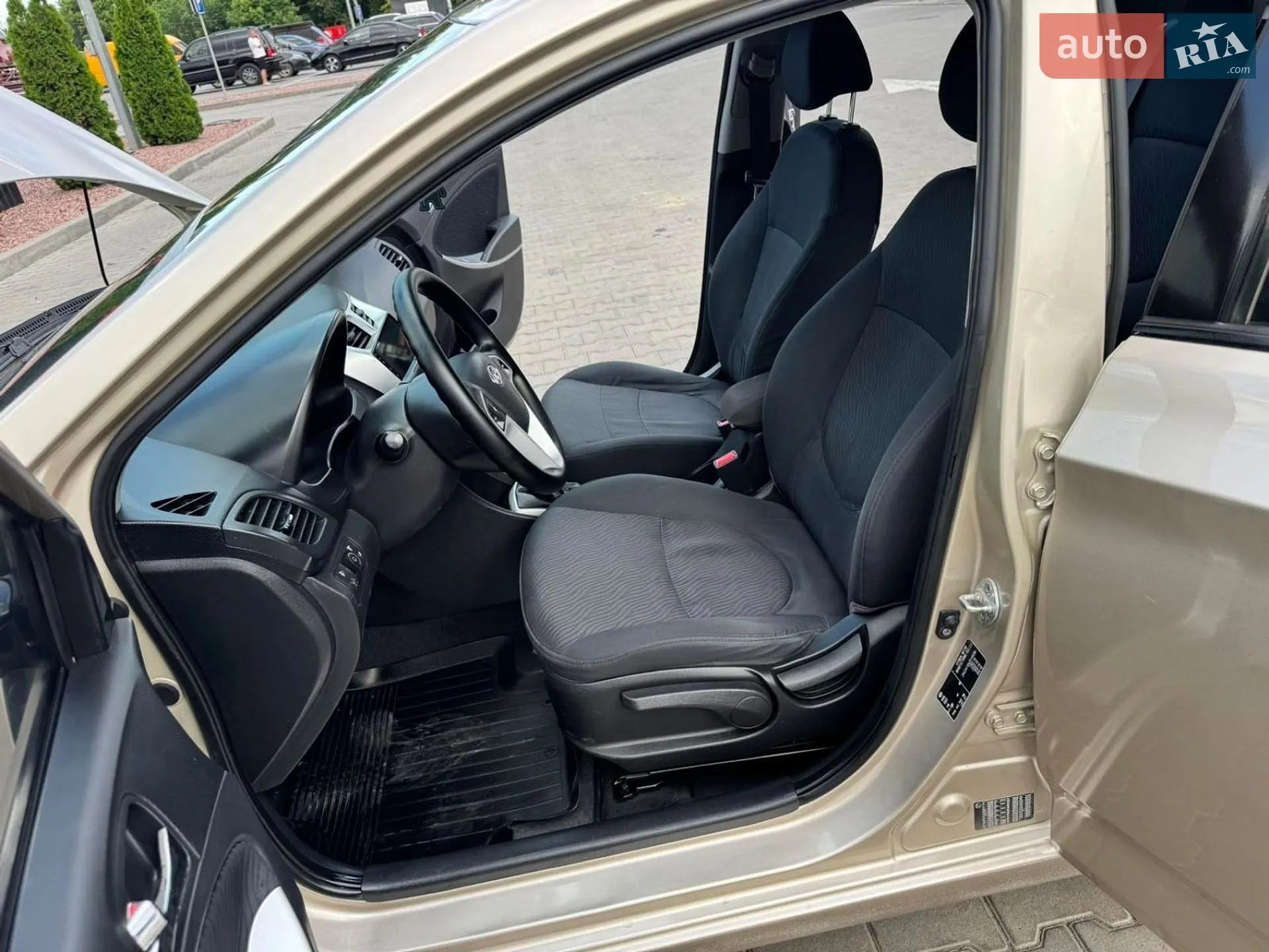2012 Hyundai Accent - мініатюра 8