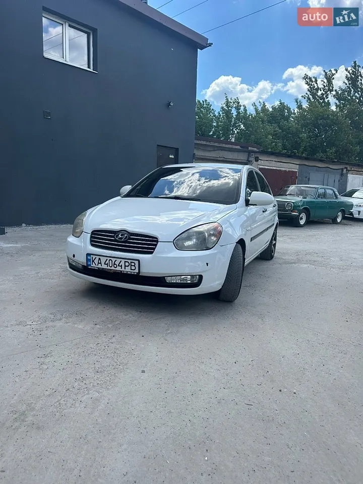 2010 Hyundai Accent - мініатюра 23