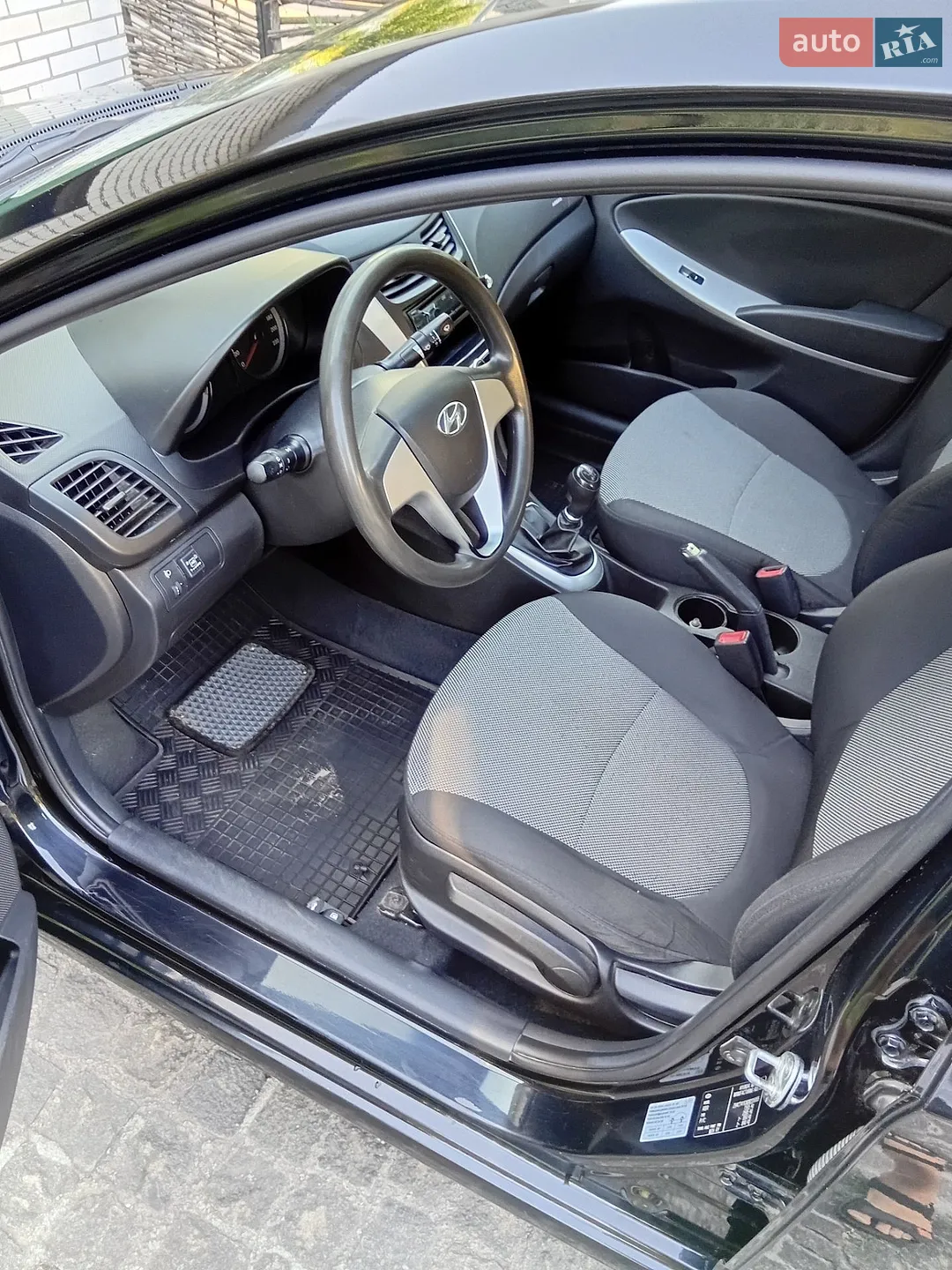 2013 Hyundai Accent - мініатюра 9
