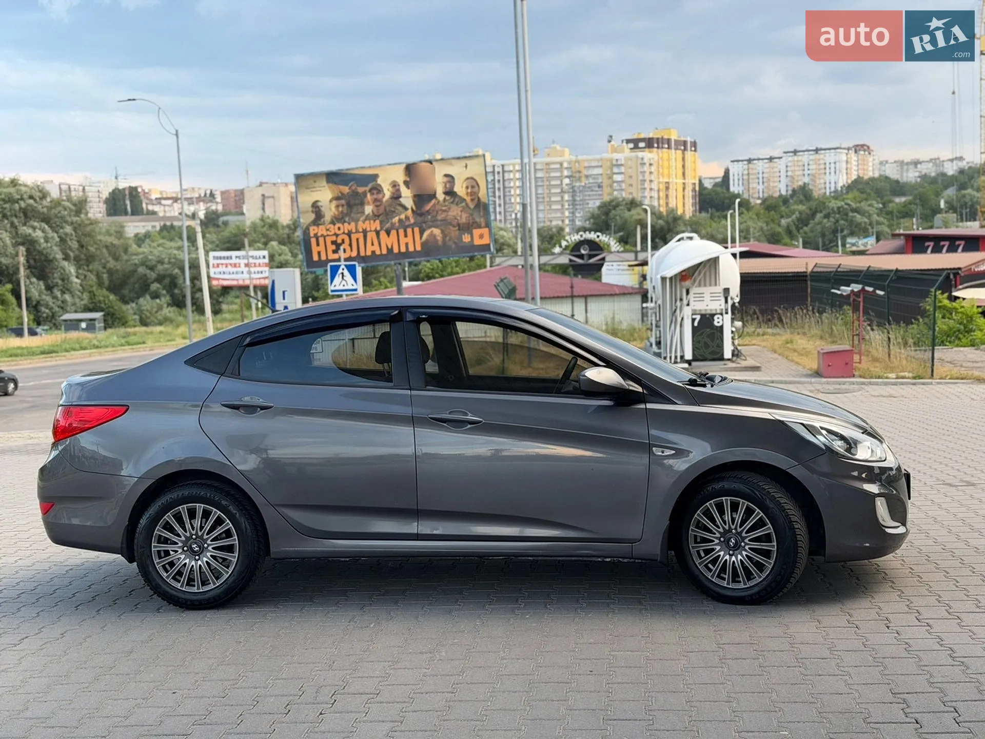 2011 Hyundai Accent - мініатюра 16