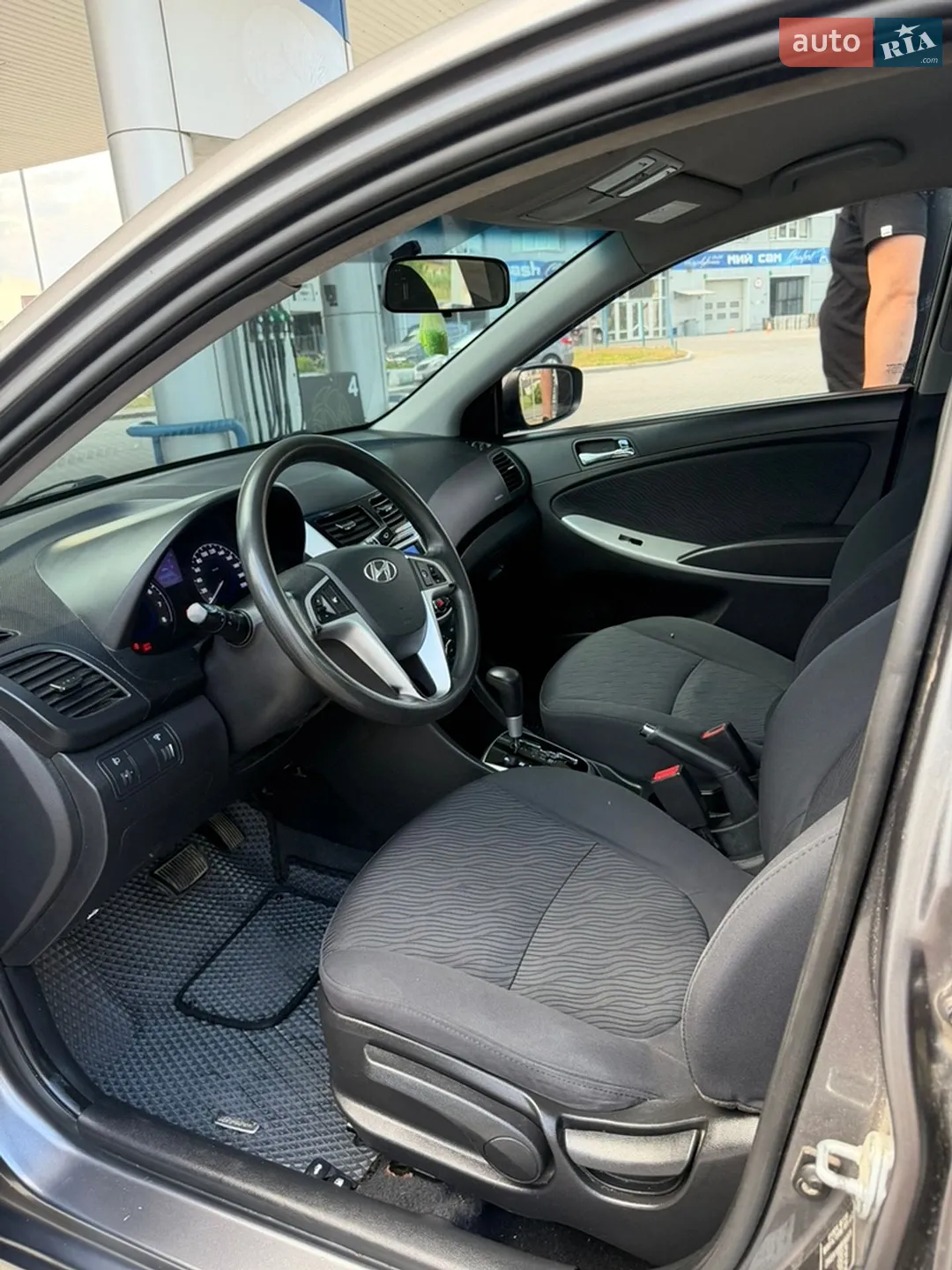 2011 Hyundai Accent - мініатюра 20