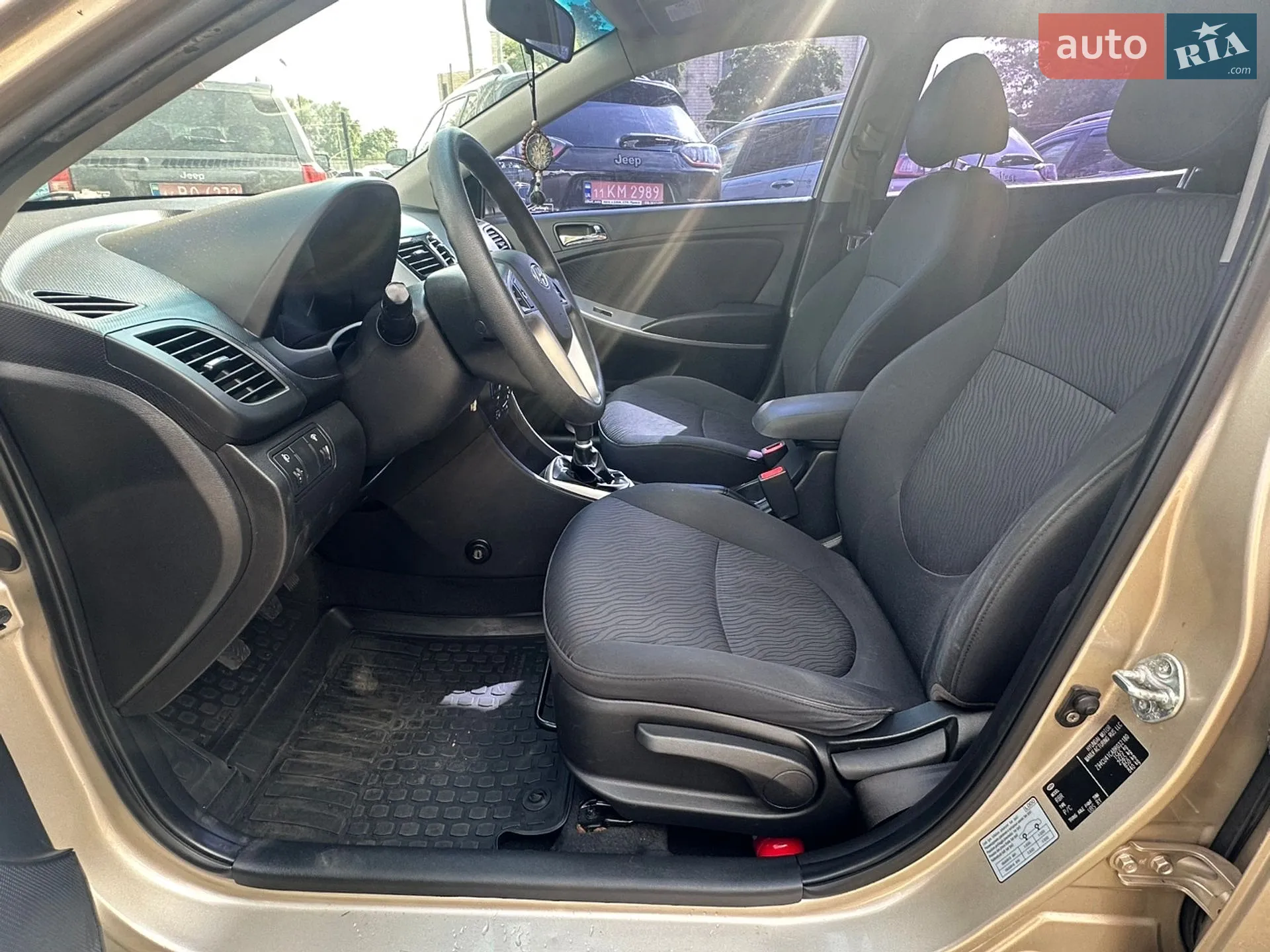 2011 Hyundai Accent - мініатюра 11