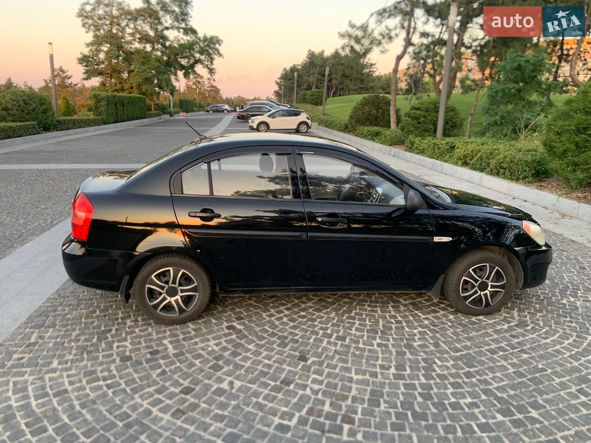 2010 Hyundai Accent - мініатюра 7