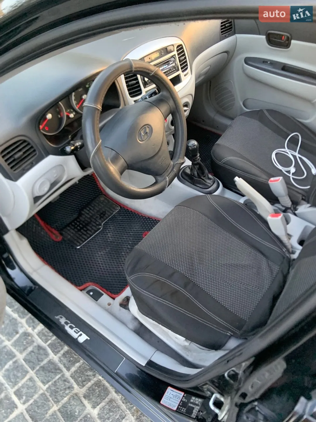 2010 Hyundai Accent - мініатюра 14