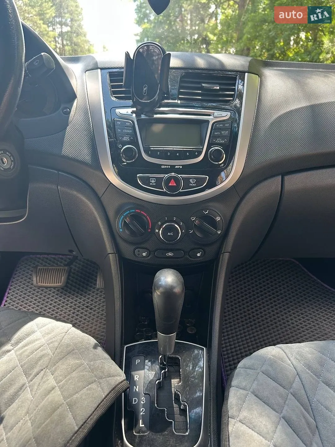 2011 Hyundai Accent - мініатюра 11