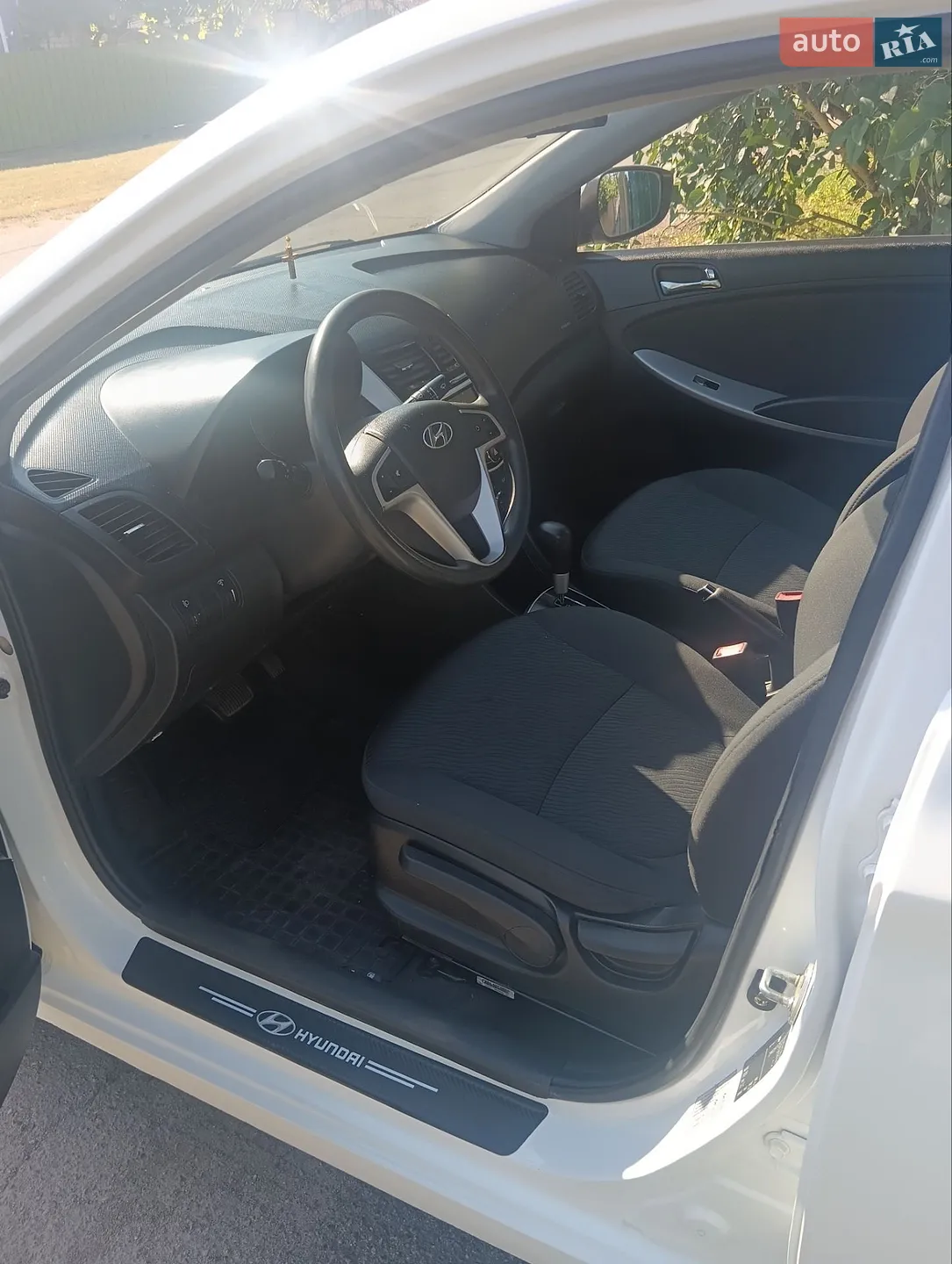 2012 Hyundai Accent - мініатюра 18
