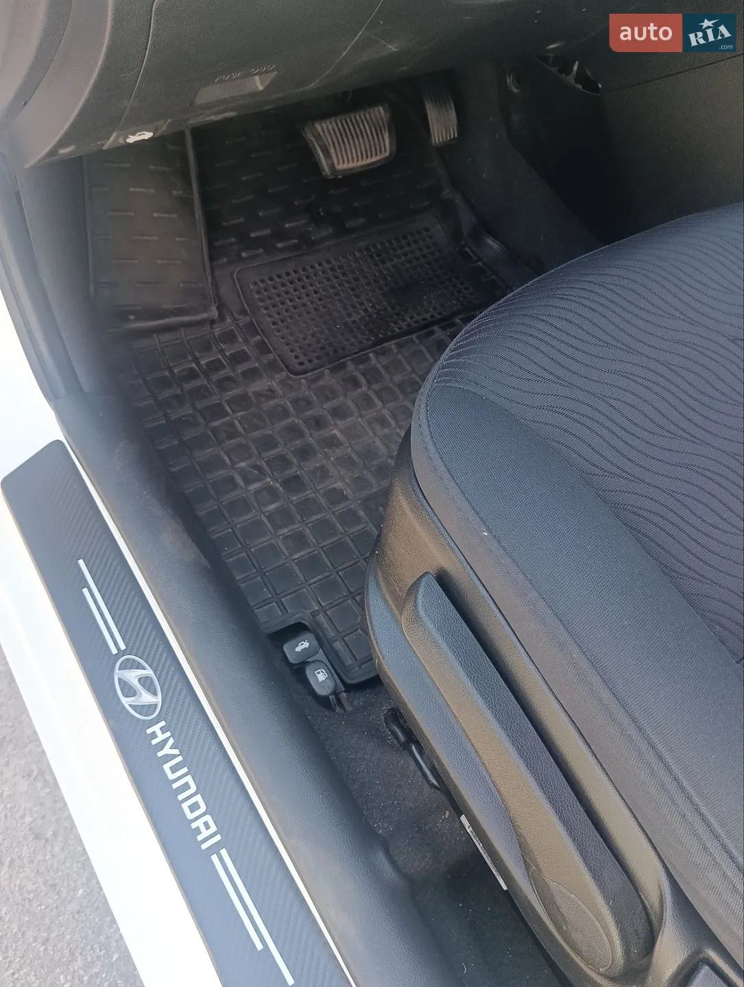 2012 Hyundai Accent - мініатюра 26