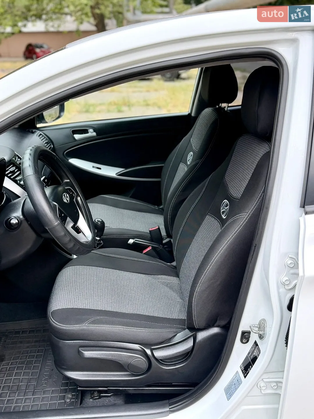 2011 Hyundai Accent - мініатюра 34