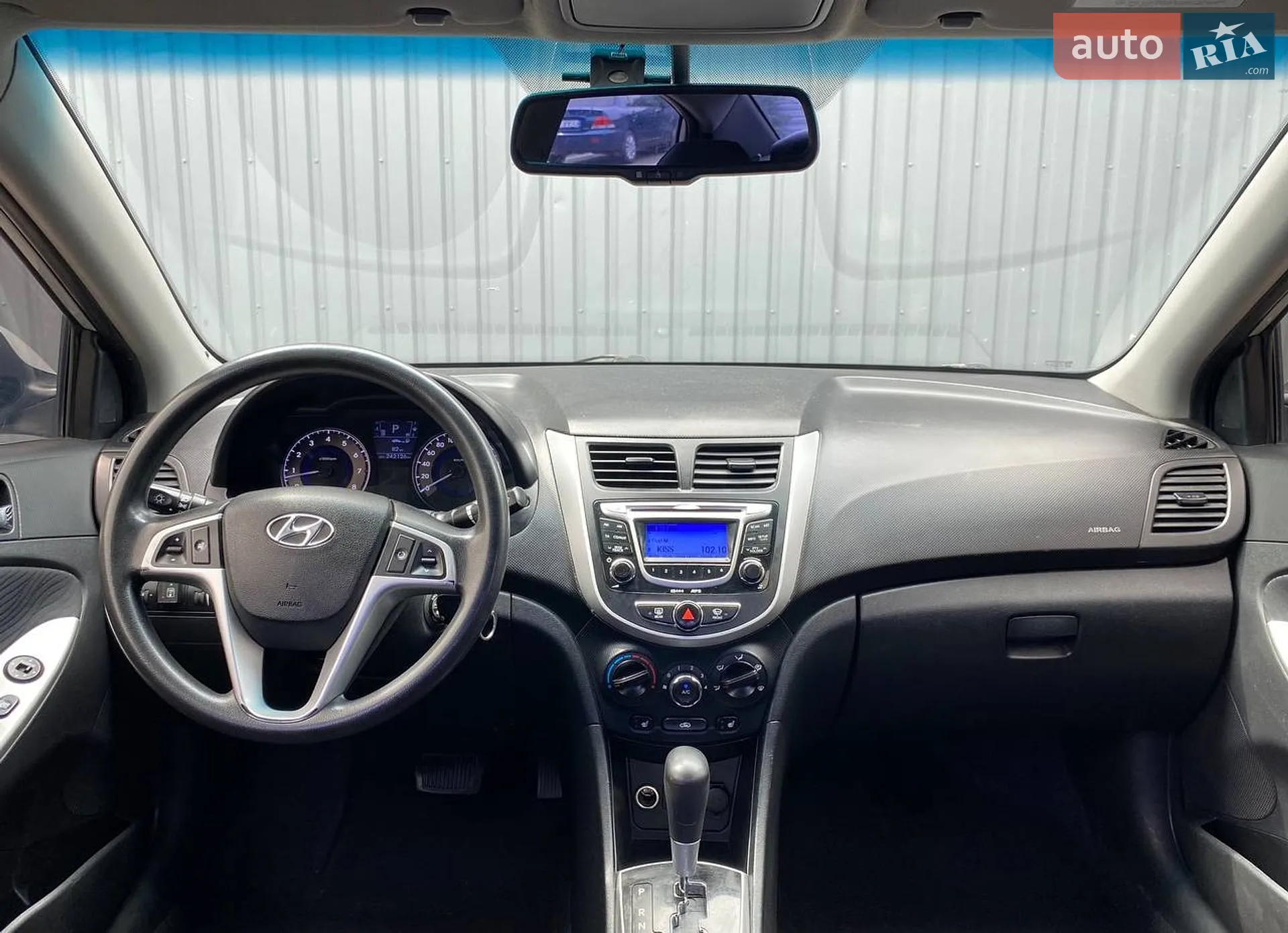 2011 Hyundai Accent - мініатюра 9