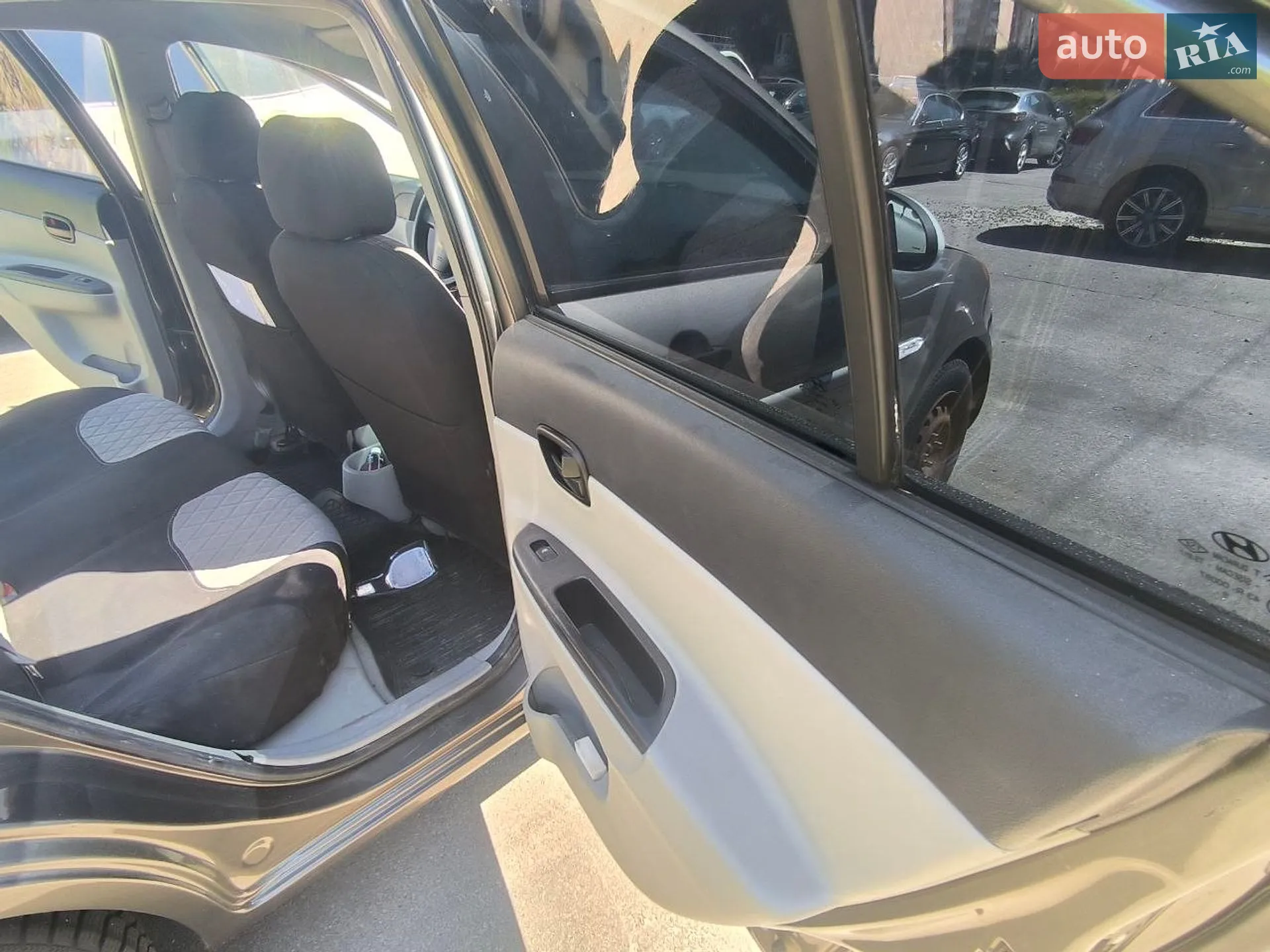 2010 Hyundai Accent - мініатюра 8