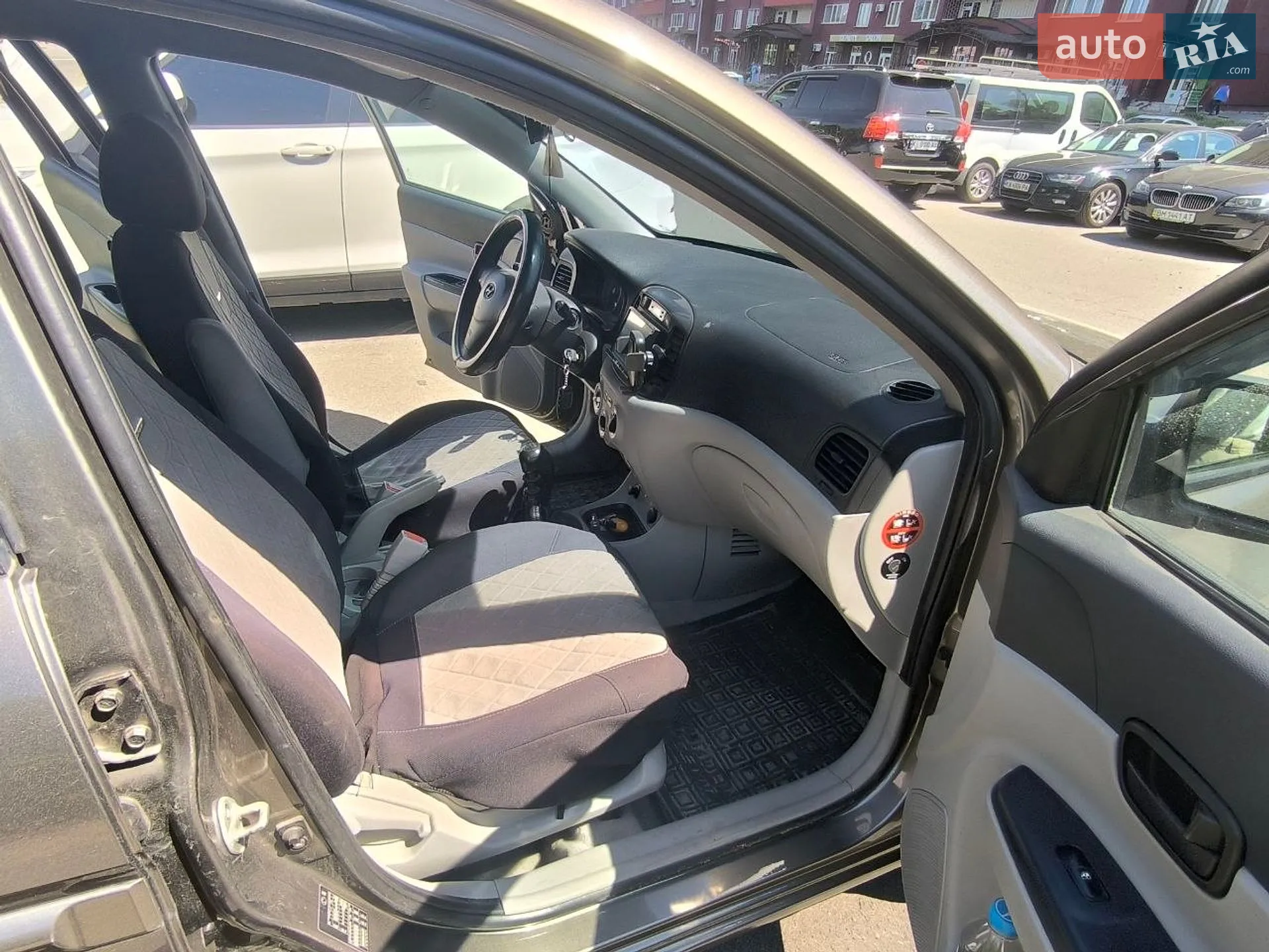 2010 Hyundai Accent - мініатюра 9