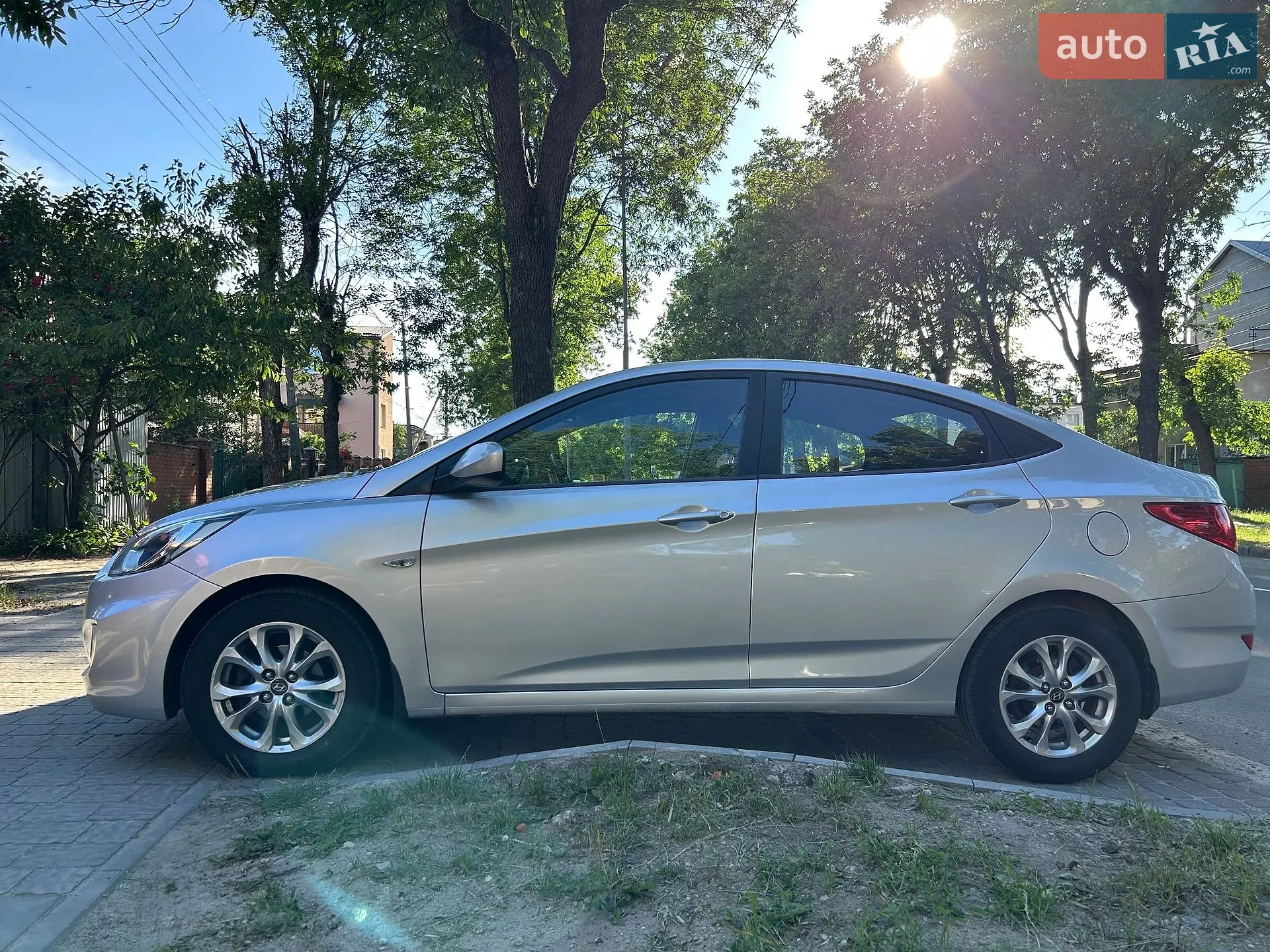 2011 Hyundai Accent - мініатюра 9