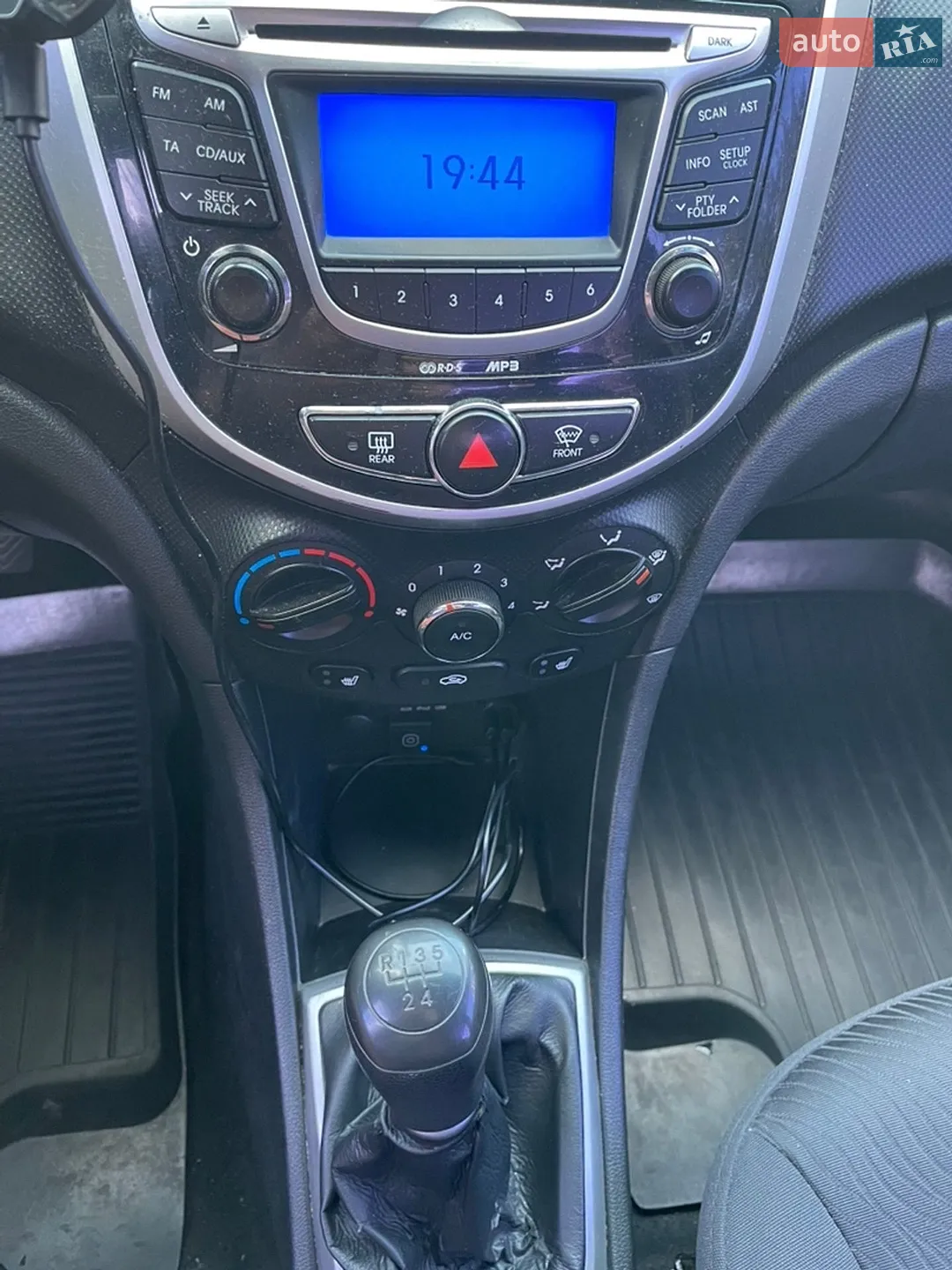 2012 Hyundai Accent - мініатюра 11