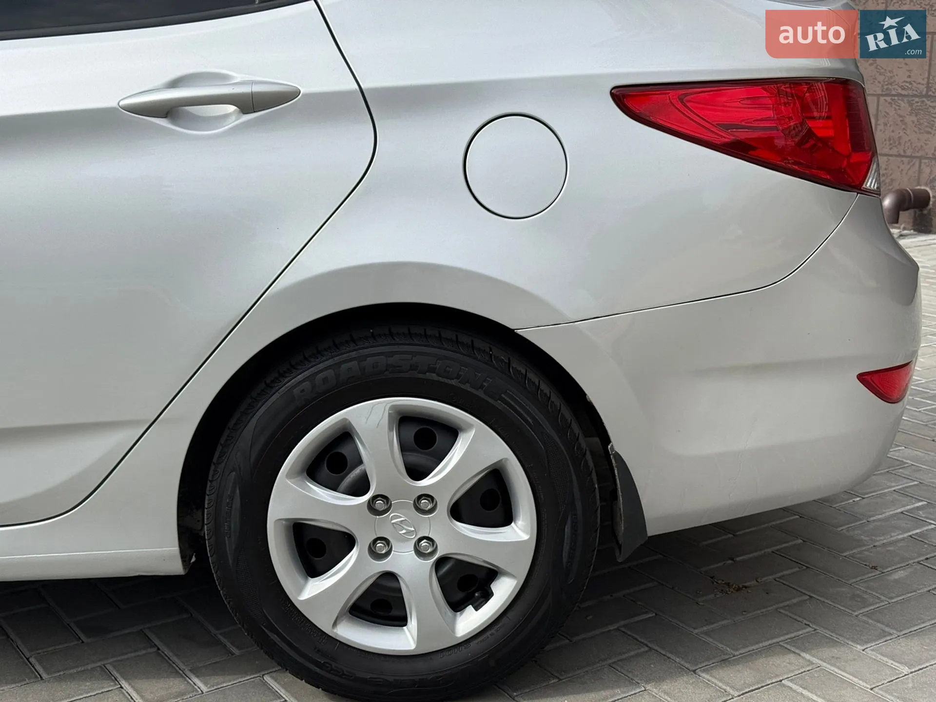 2011 Hyundai Accent - мініатюра 6