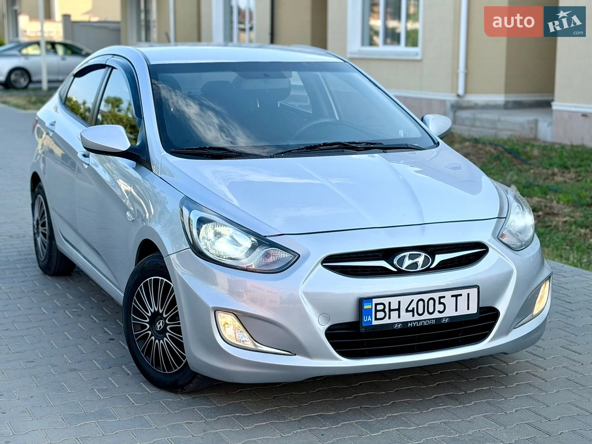 2011 Hyundai Accent - мініатюра 12