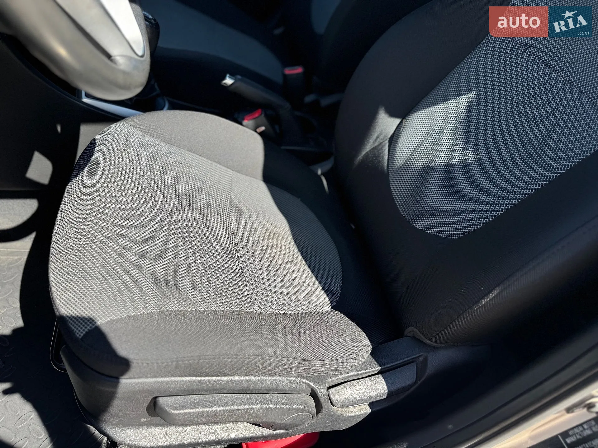 2011 Hyundai Accent - мініатюра 24