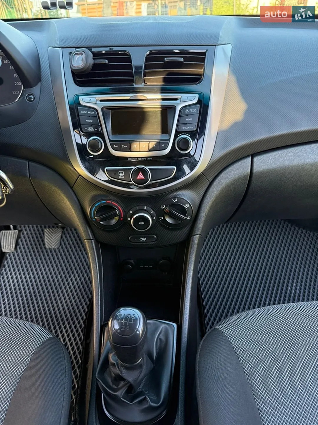 2013 Hyundai Accent - мініатюра 17