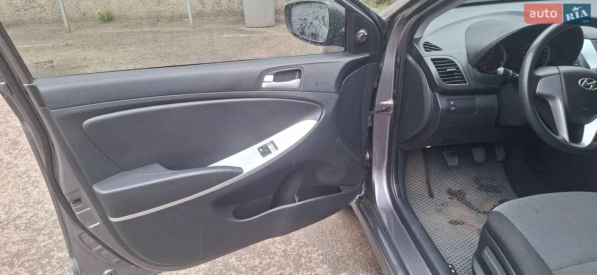 2011 Hyundai Accent - мініатюра 16