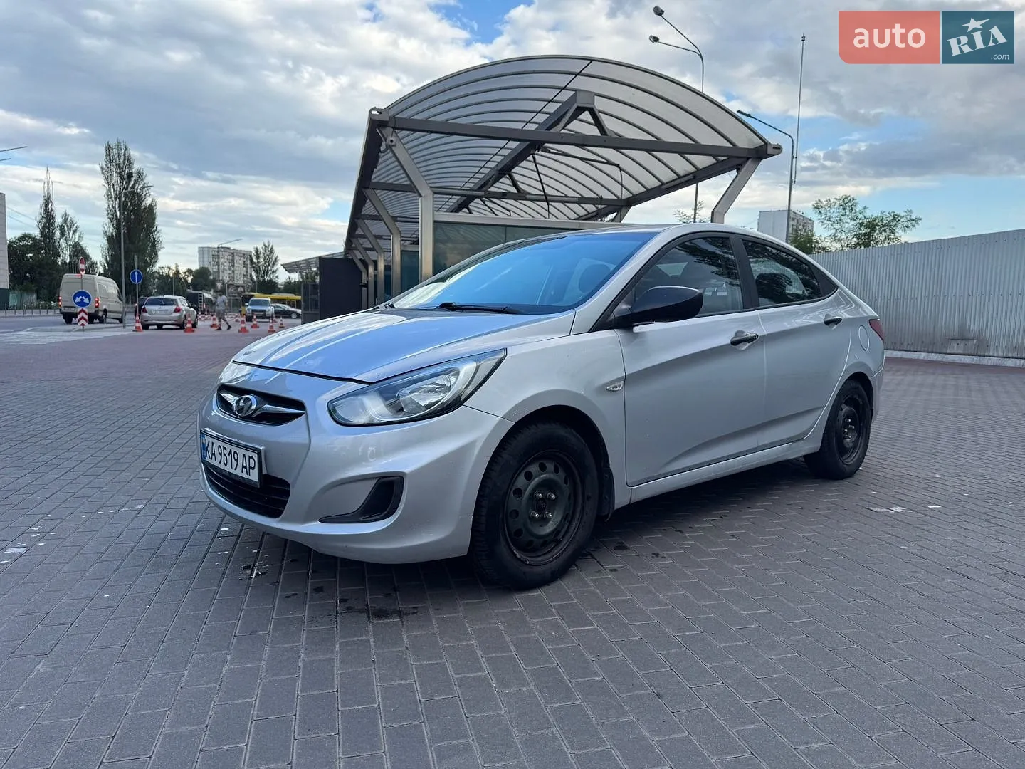2011 Hyundai Accent - мініатюра 3