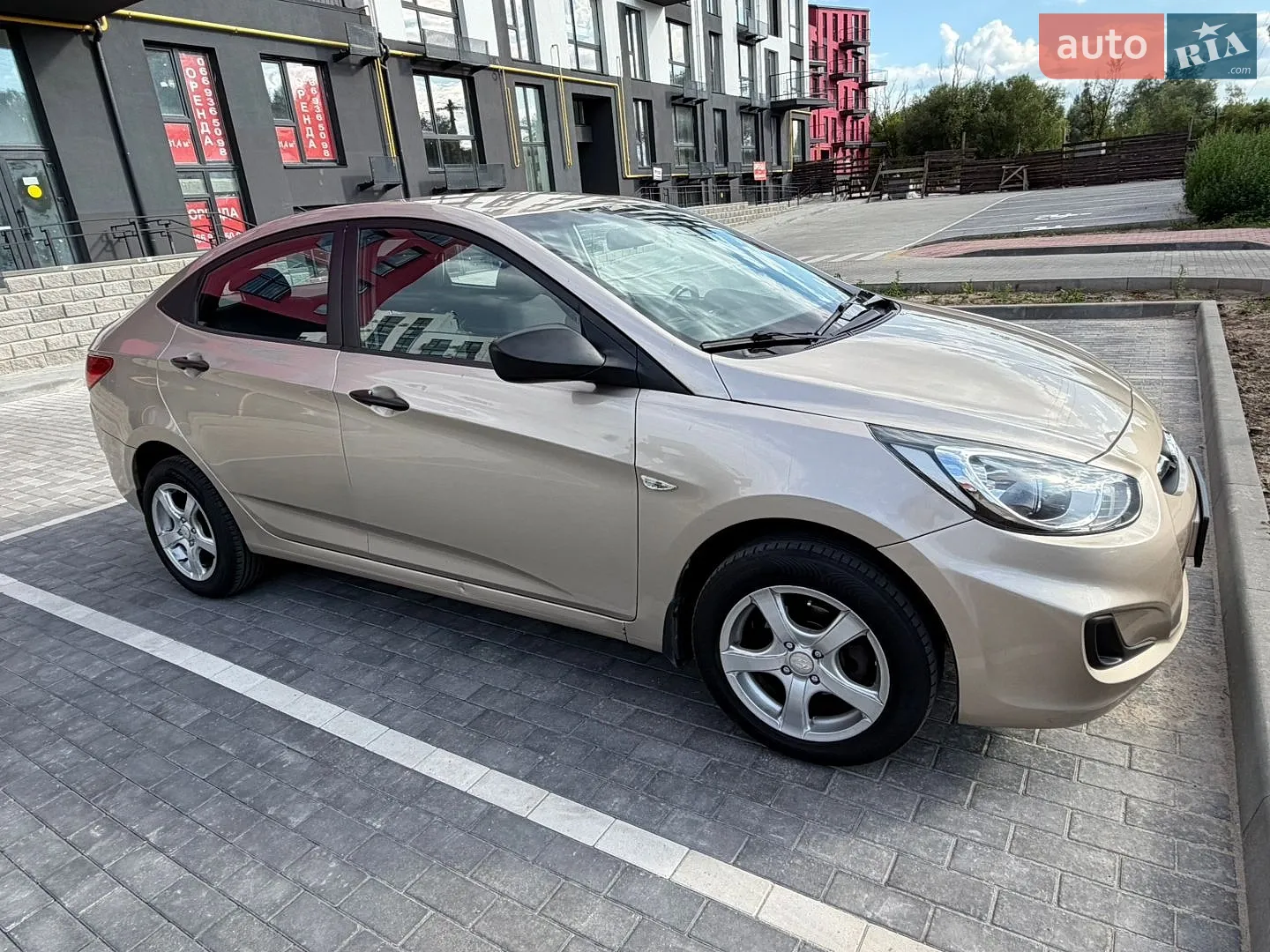 2011 Hyundai Accent - мініатюра 3