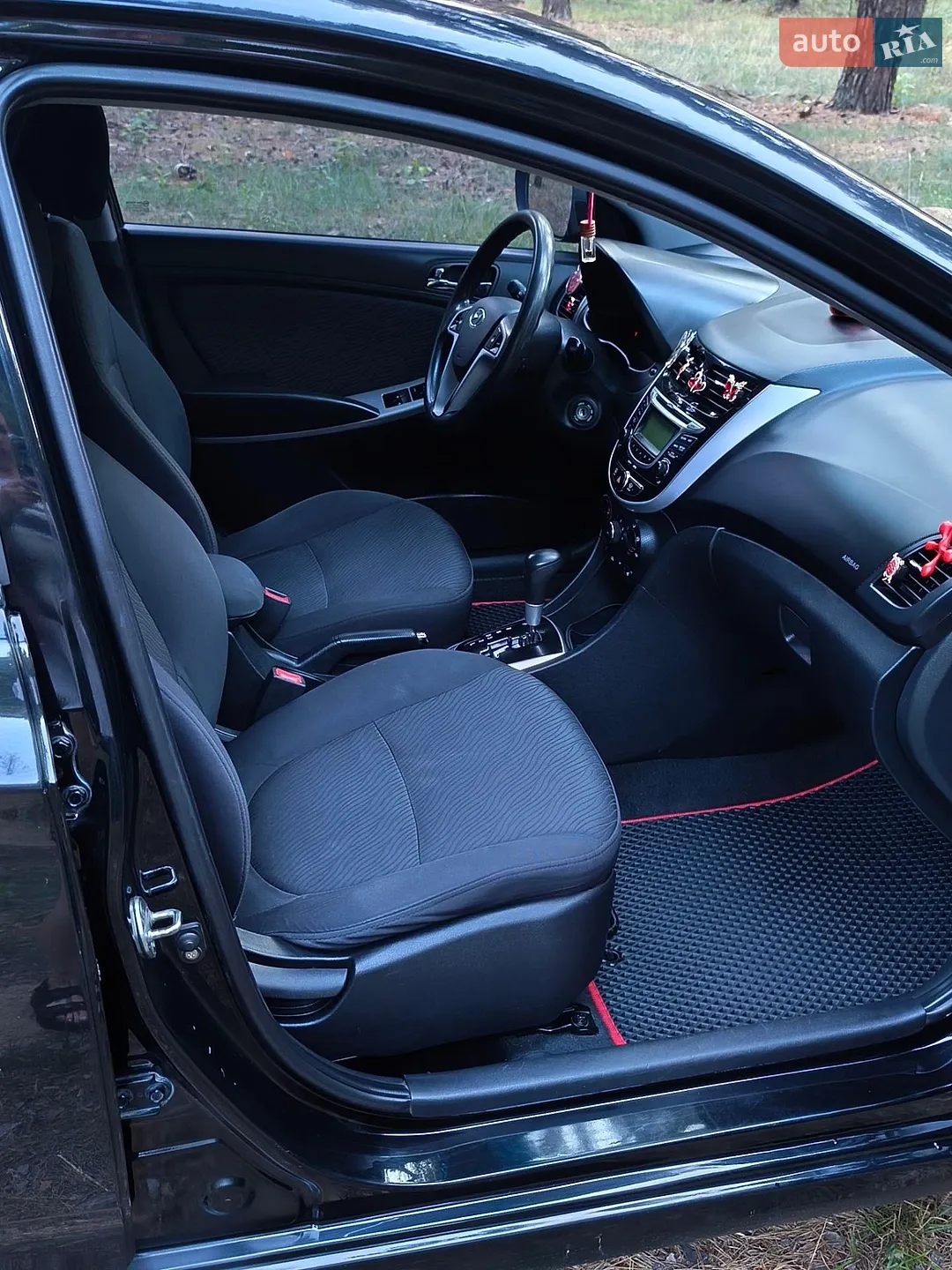 2012 Hyundai Accent - мініатюра 12