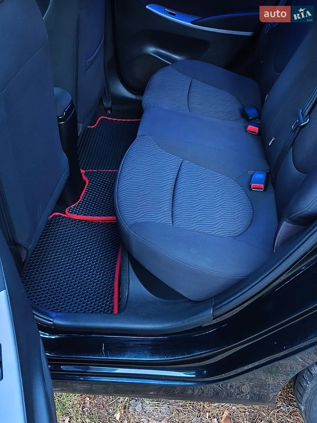 2012 Hyundai Accent - мініатюра 18